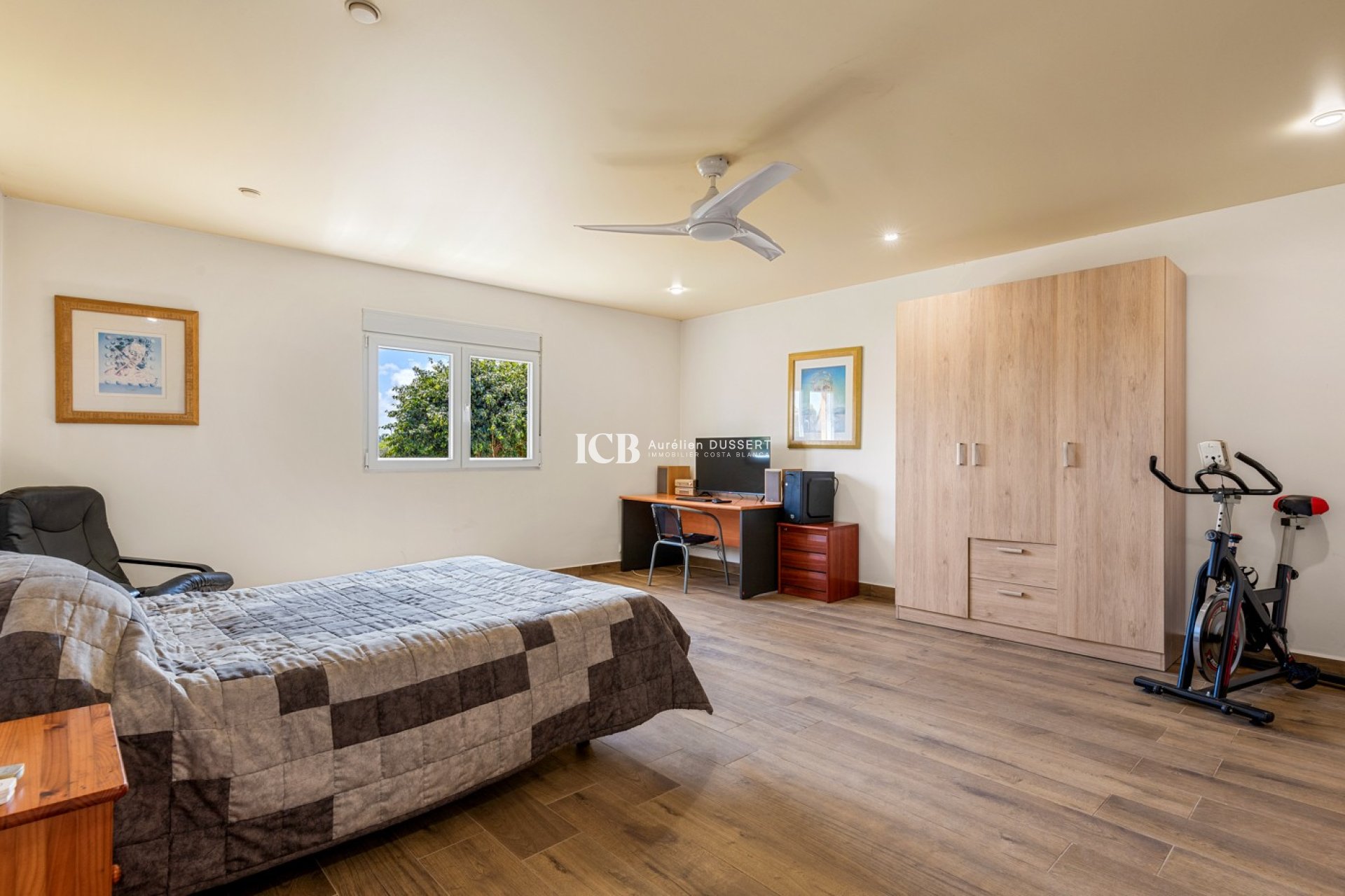 Revente - Finca -
Los Montesinos