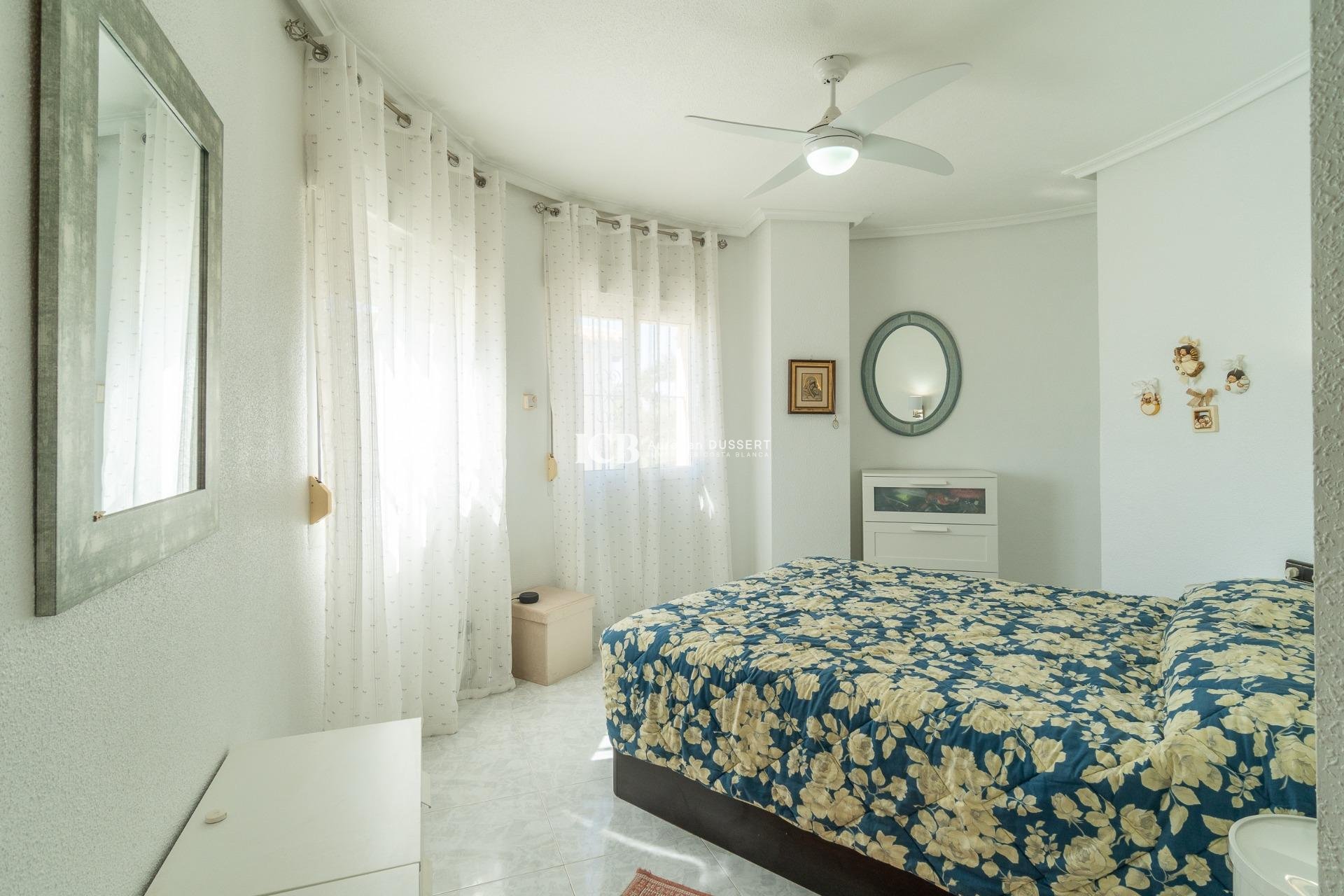 Revente - Maison individuelle -
Orihuela Costa - La Zenia