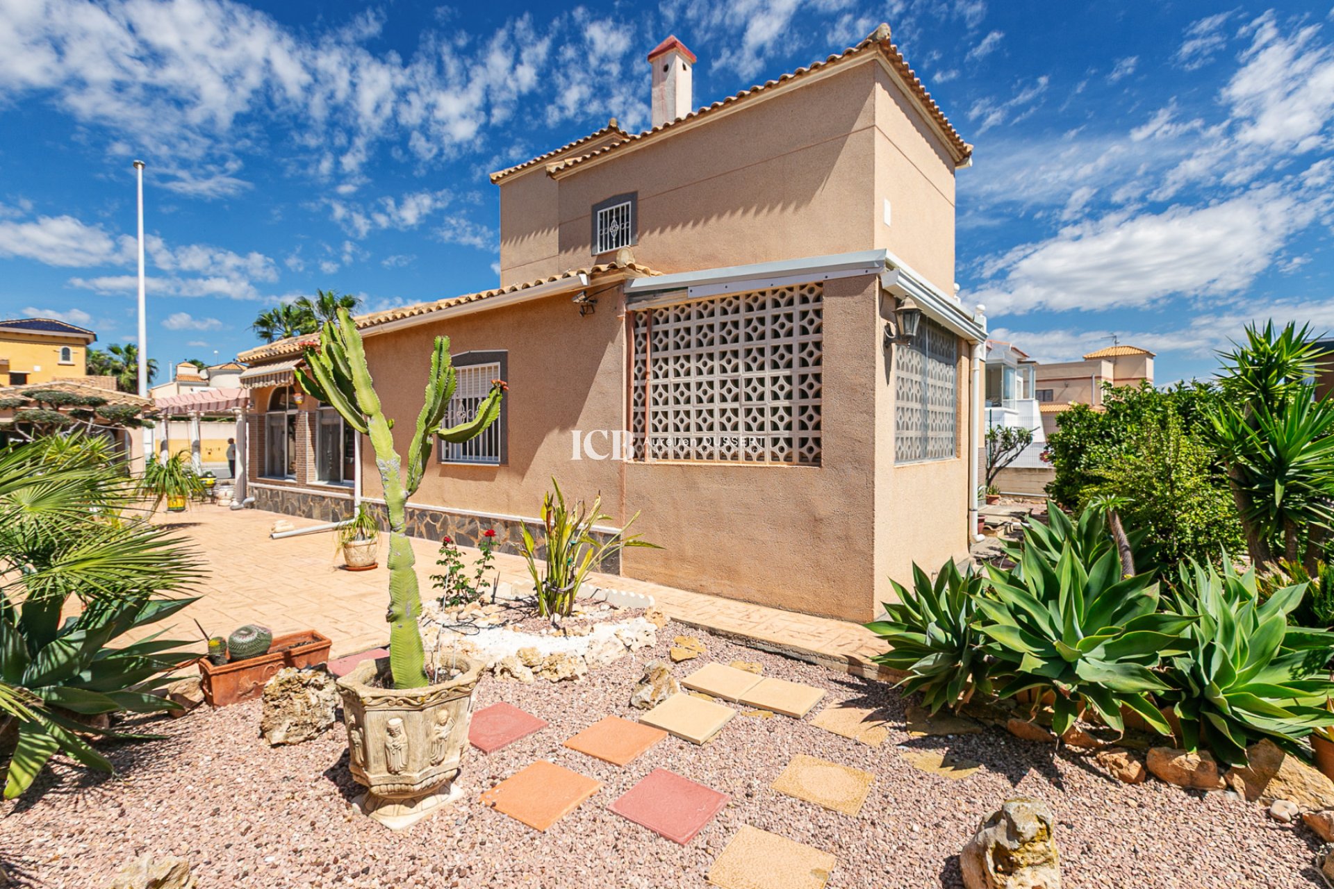 Revente - Maison individuelle -
Orihuela Costa - La Zenia