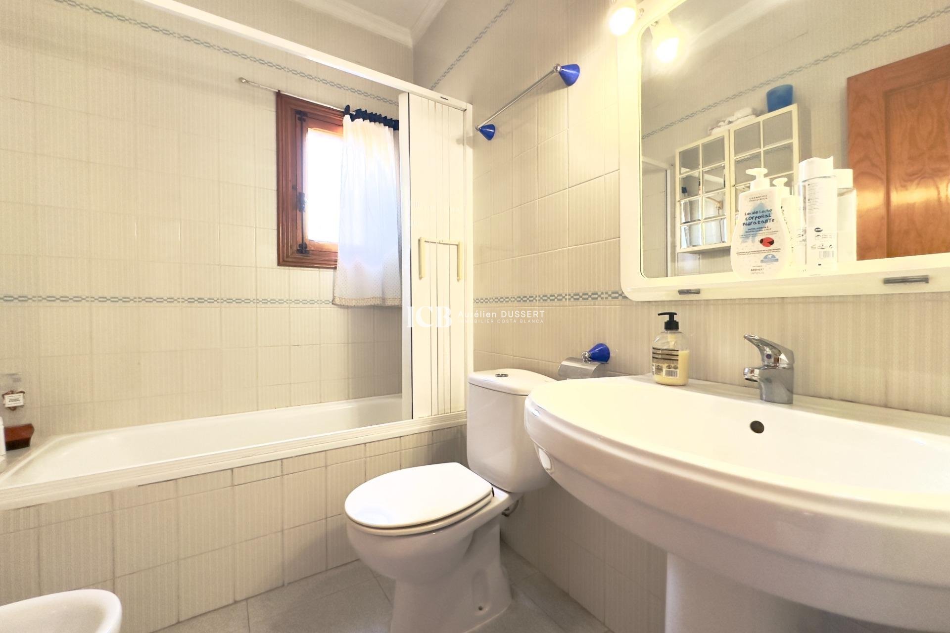Revente - Maison individuelle -
Orihuela Costa - La Zenia