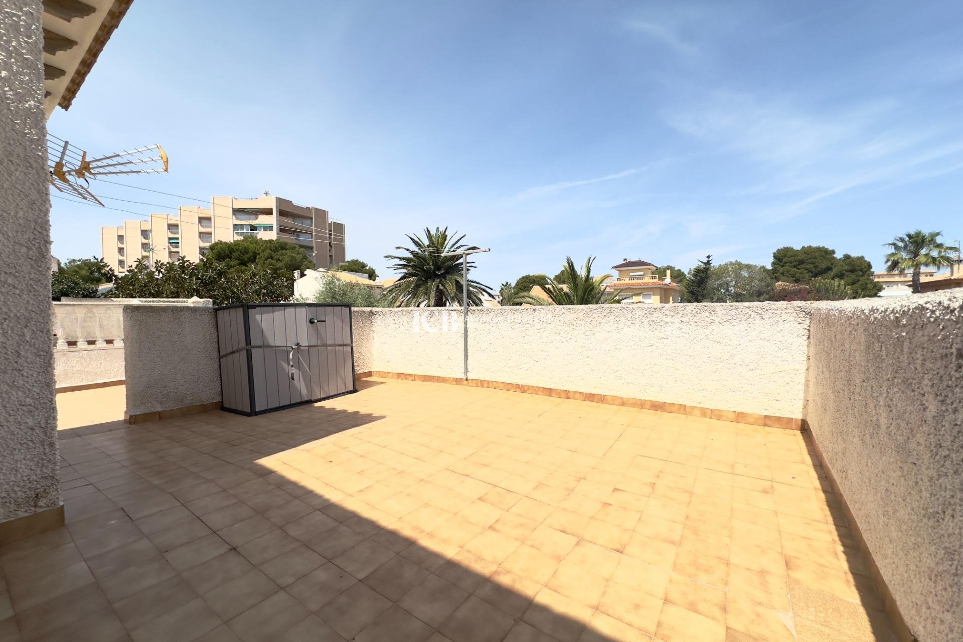 Revente - Maison individuelle -
Orihuela Costa - La Zenia