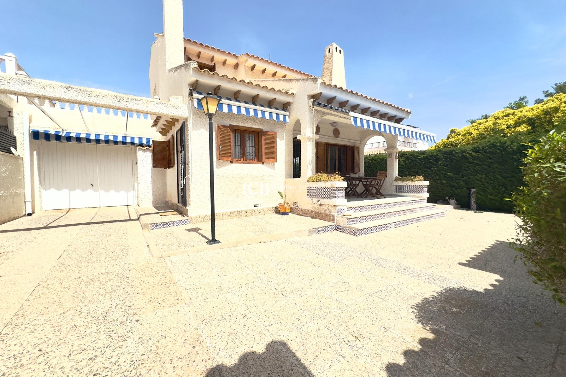 Revente - Maison individuelle -
Orihuela Costa - La Zenia