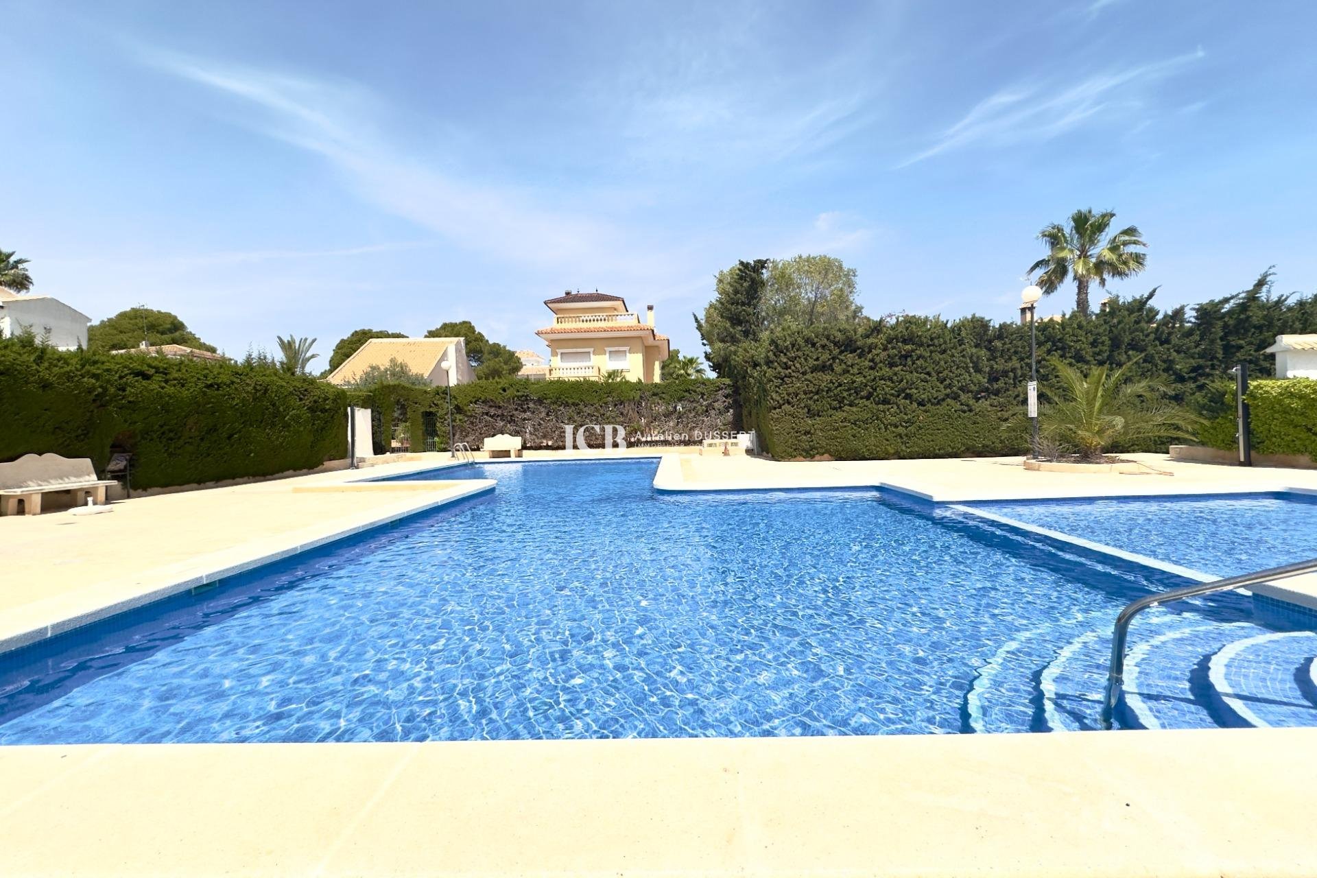 Revente - Maison individuelle -
Orihuela Costa - La Zenia