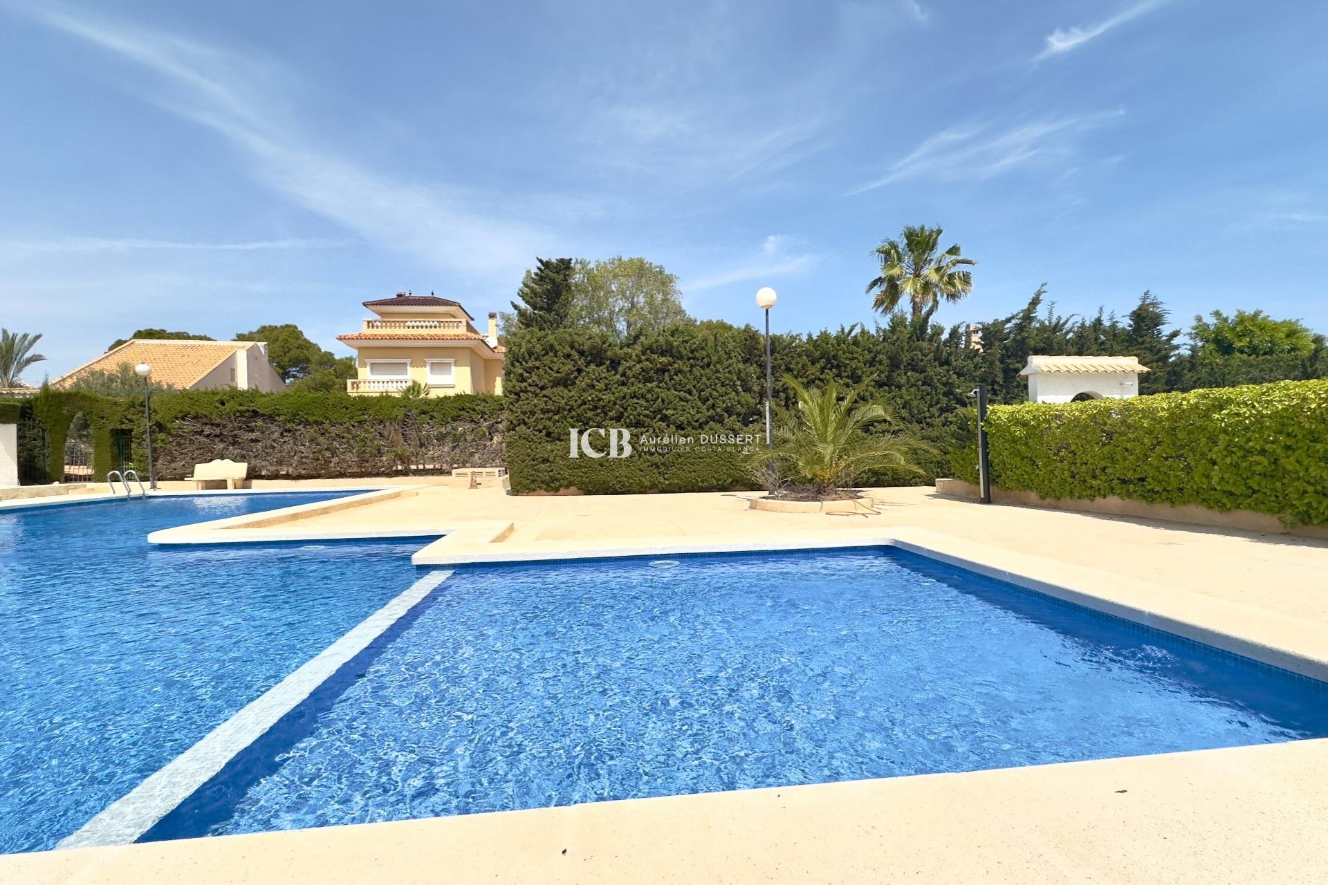 Revente - Maison individuelle -
Orihuela Costa - La Zenia