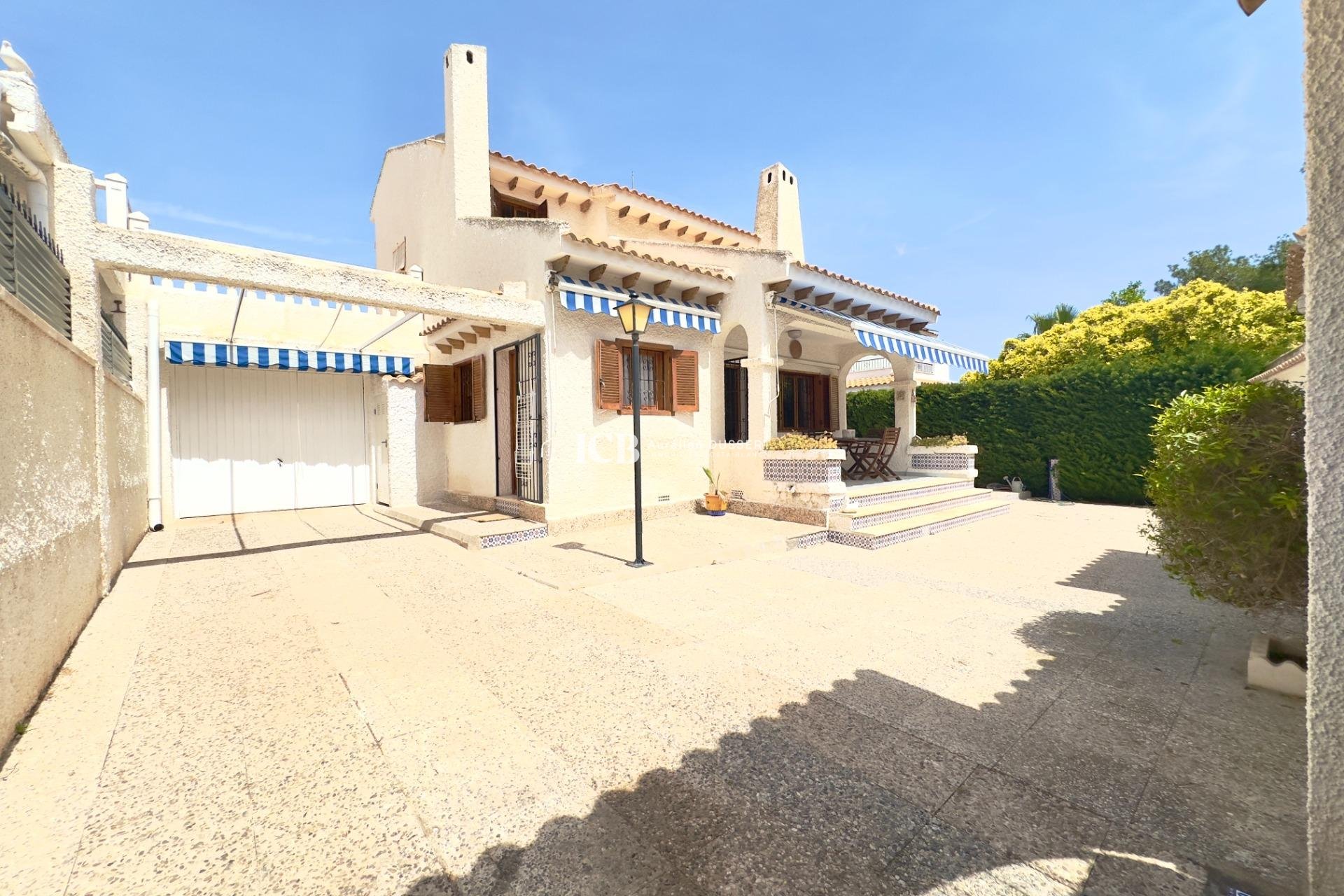 Revente - Maison individuelle -
Orihuela Costa - La Zenia