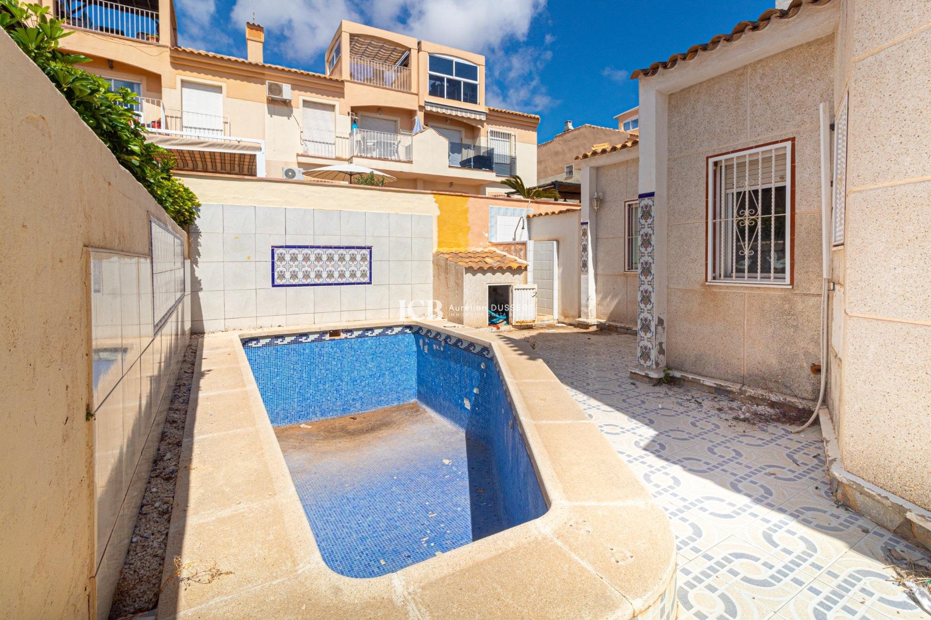 Revente - Maison individuelle -
Orihuela Costa - Los Almendros-La Florida