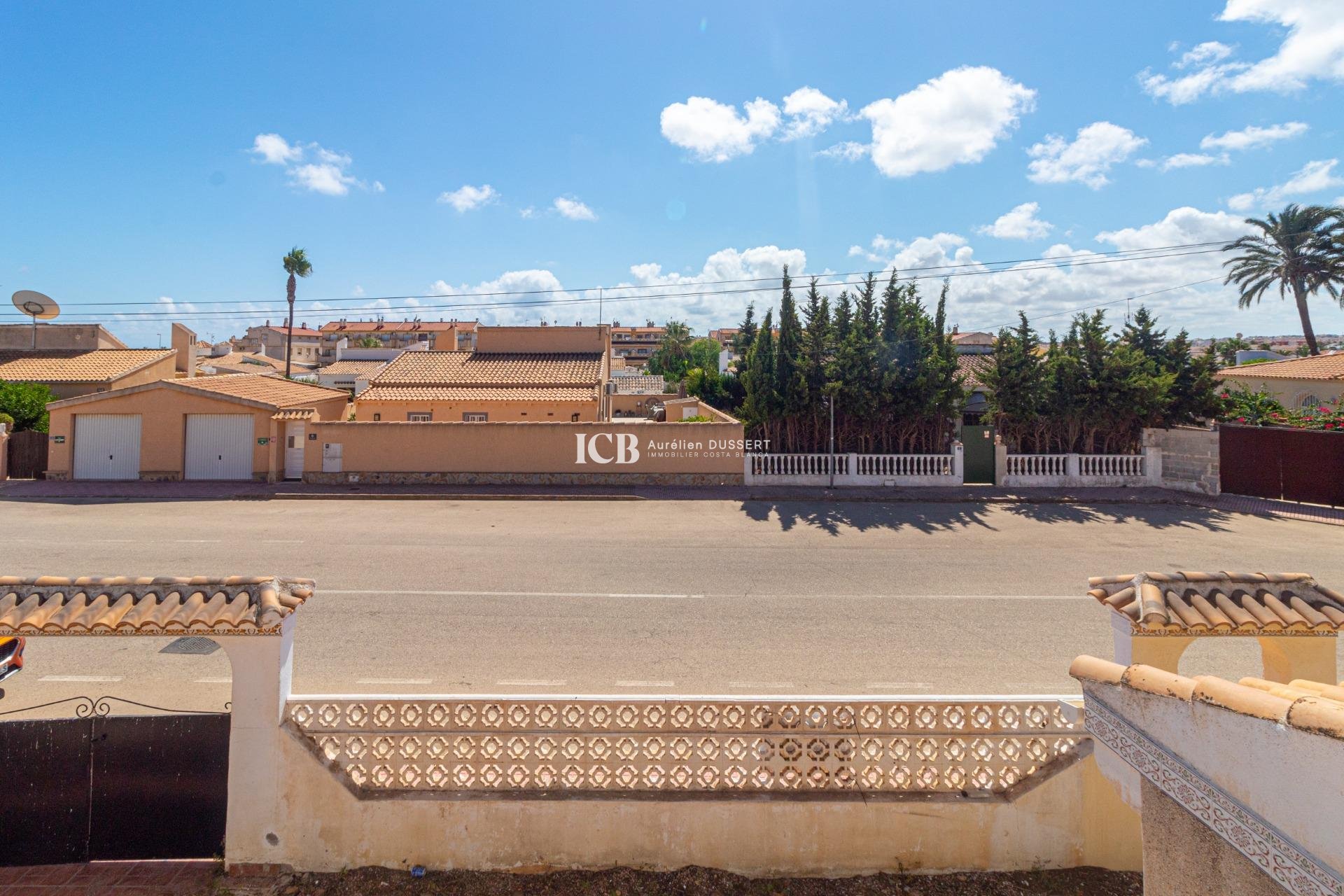 Revente - Maison individuelle -
Orihuela Costa - Los Almendros-La Florida