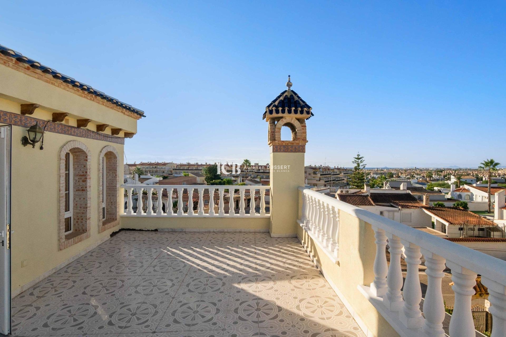 Revente - Maison individuelle -
Orihuela Costa - Los Almendros-La Florida