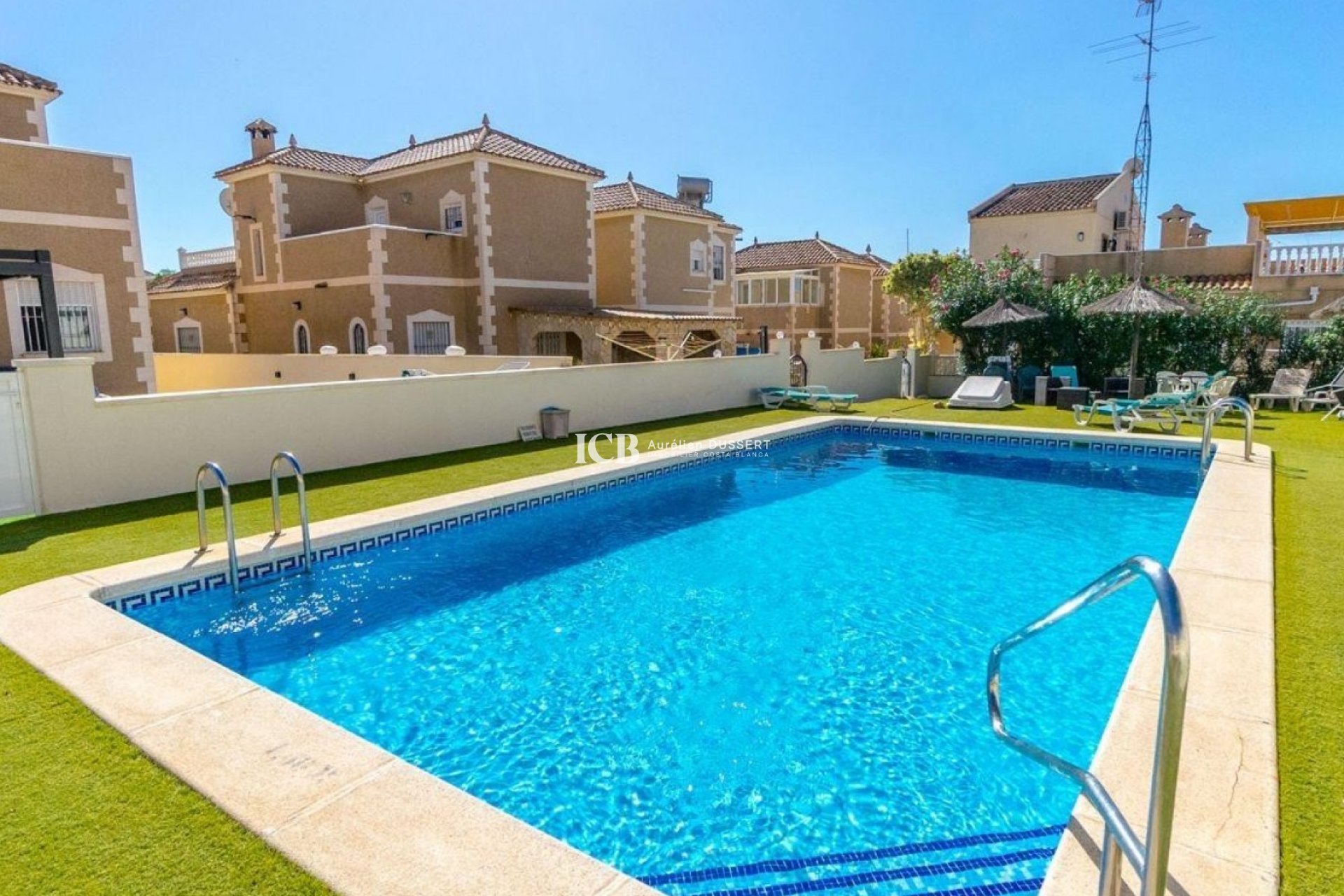 Revente - Maison individuelle -
Orihuela Costa - Villamartín