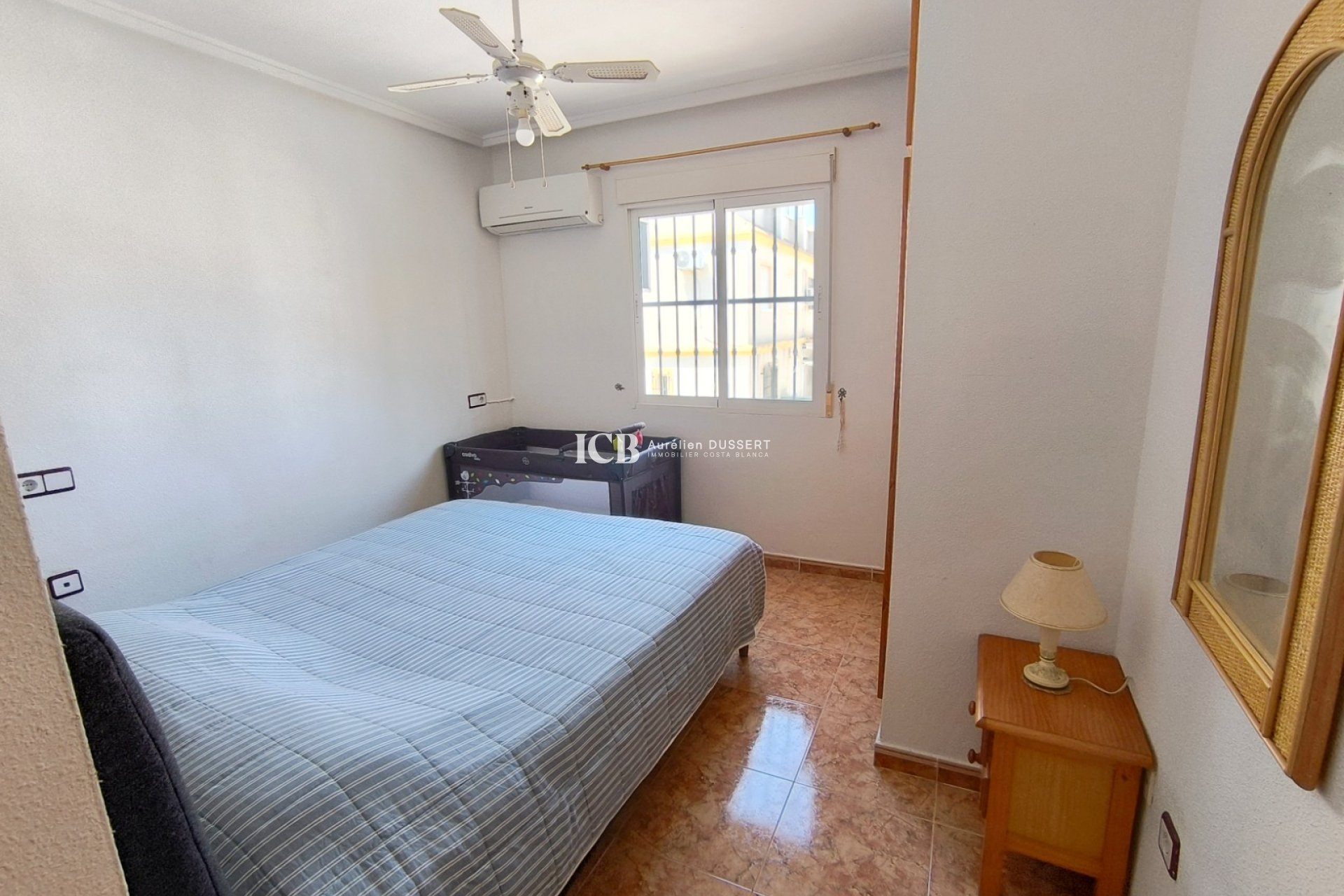 Revente - Maison mitoyenne -
Algorfa