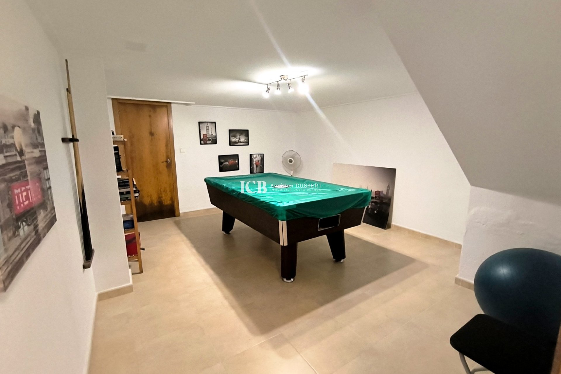 Revente - Maison mitoyenne -
Algorfa