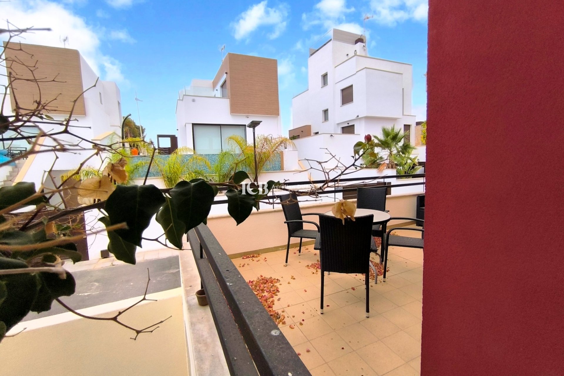 Revente - Maison mitoyenne -
Algorfa