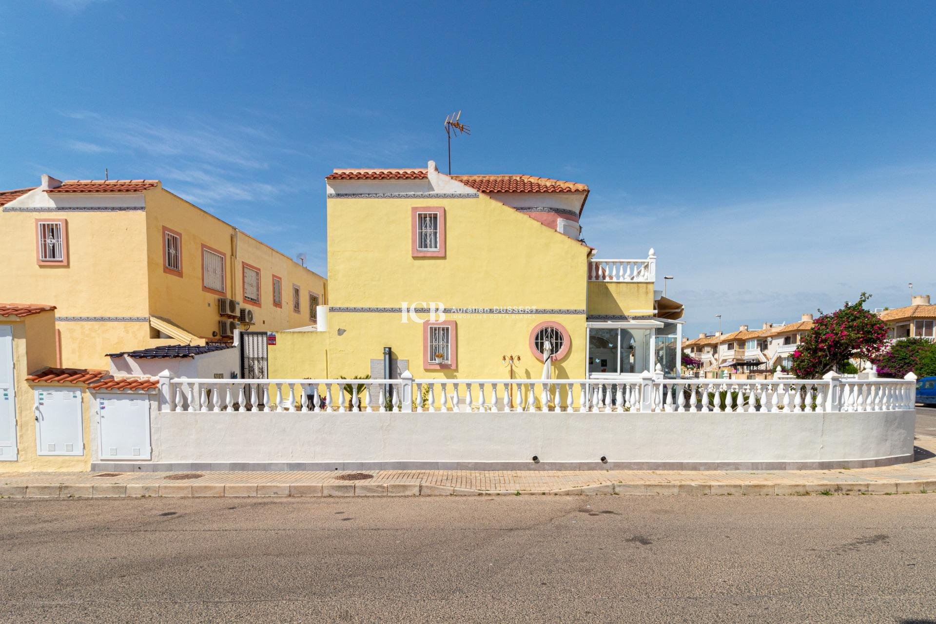 Revente - Maison mitoyenne -
Orihuela Costa - La Regia