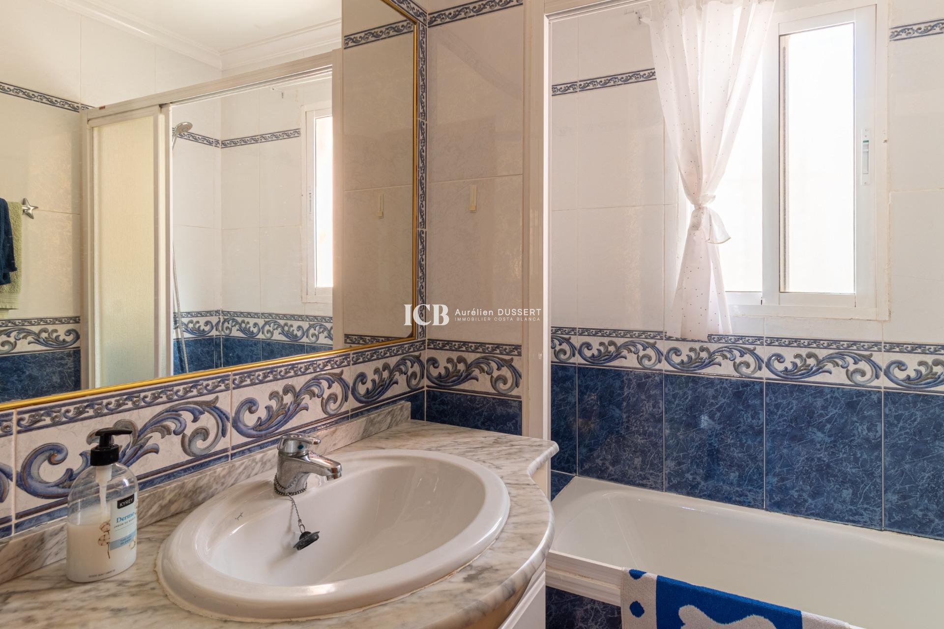 Revente - Maison mitoyenne -
Orihuela Costa - La Regia