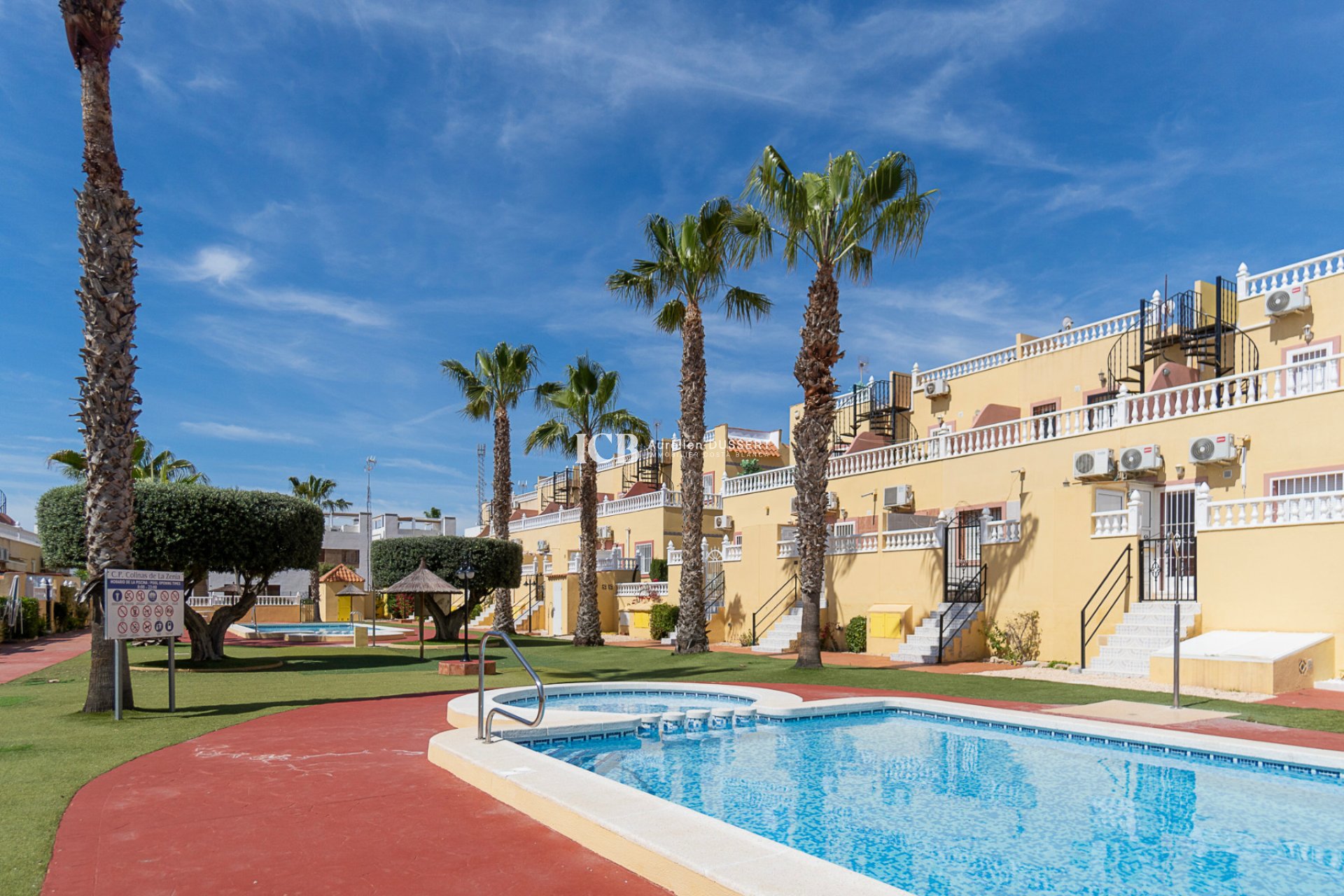 Revente - Maison mitoyenne -
Orihuela Costa - La Zenia