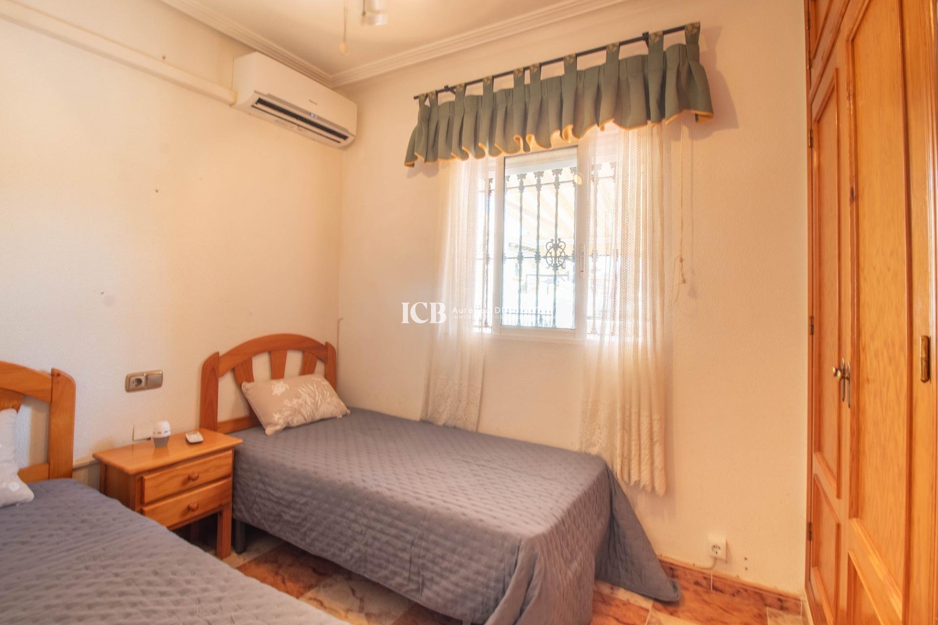 Revente - Maison mitoyenne -
Orihuela Costa - La Zenia