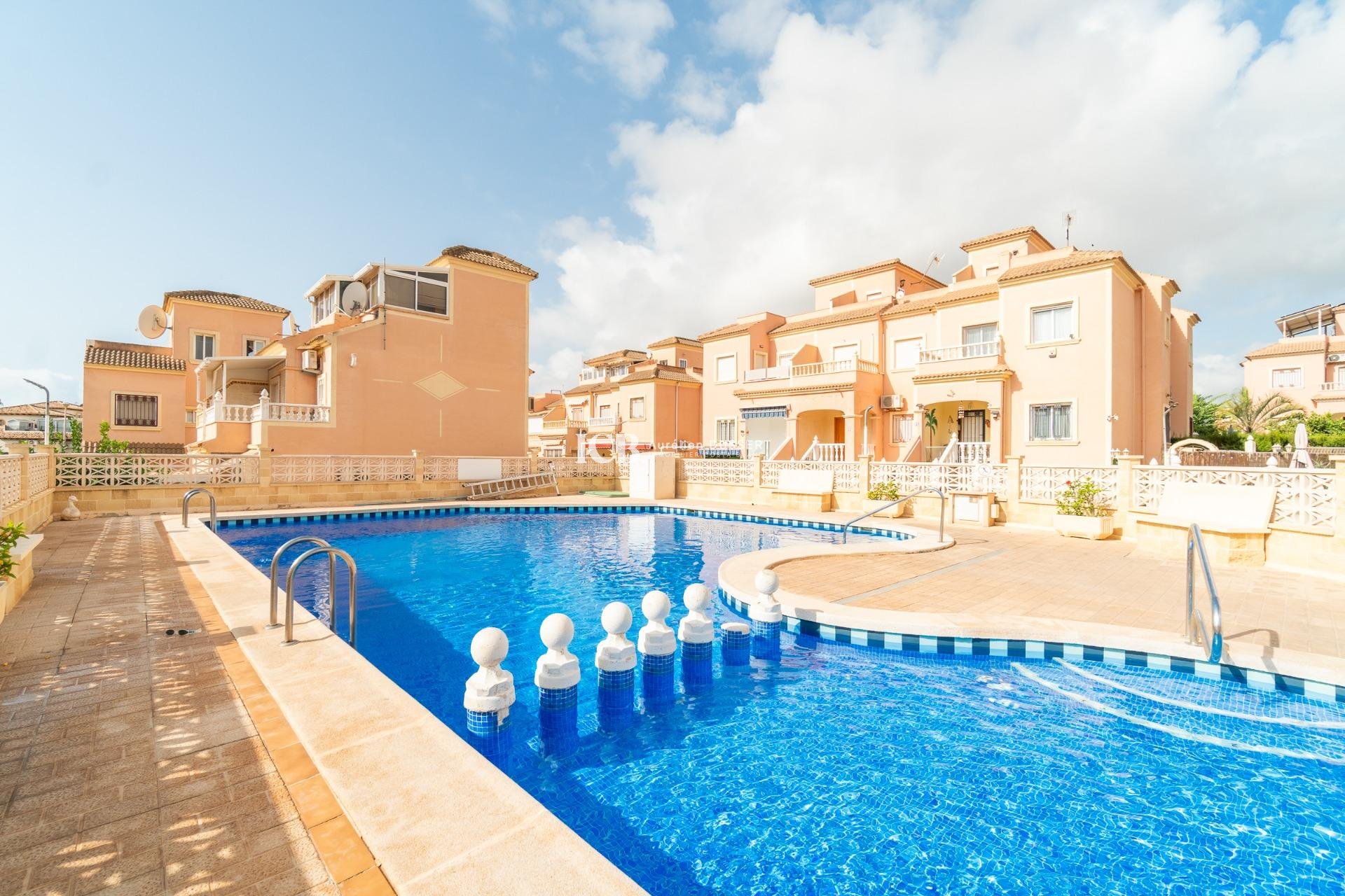 Revente - Maison mitoyenne -
Orihuela Costa - La Zenia