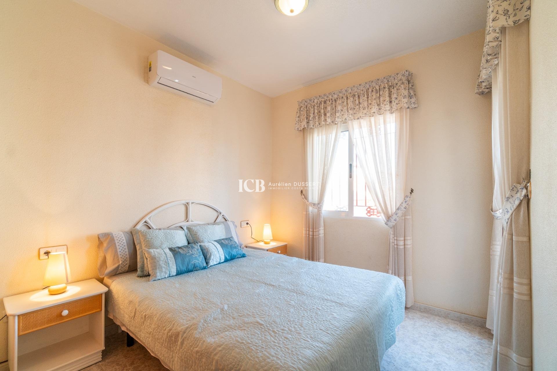 Revente - Maison mitoyenne -
Orihuela Costa - La Zenia