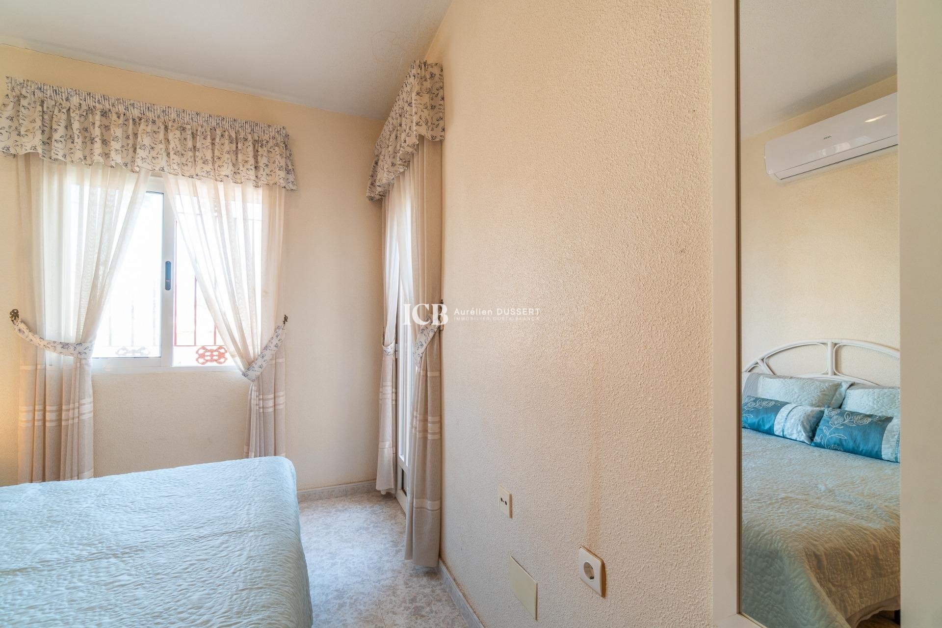 Revente - Maison mitoyenne -
Orihuela Costa - La Zenia