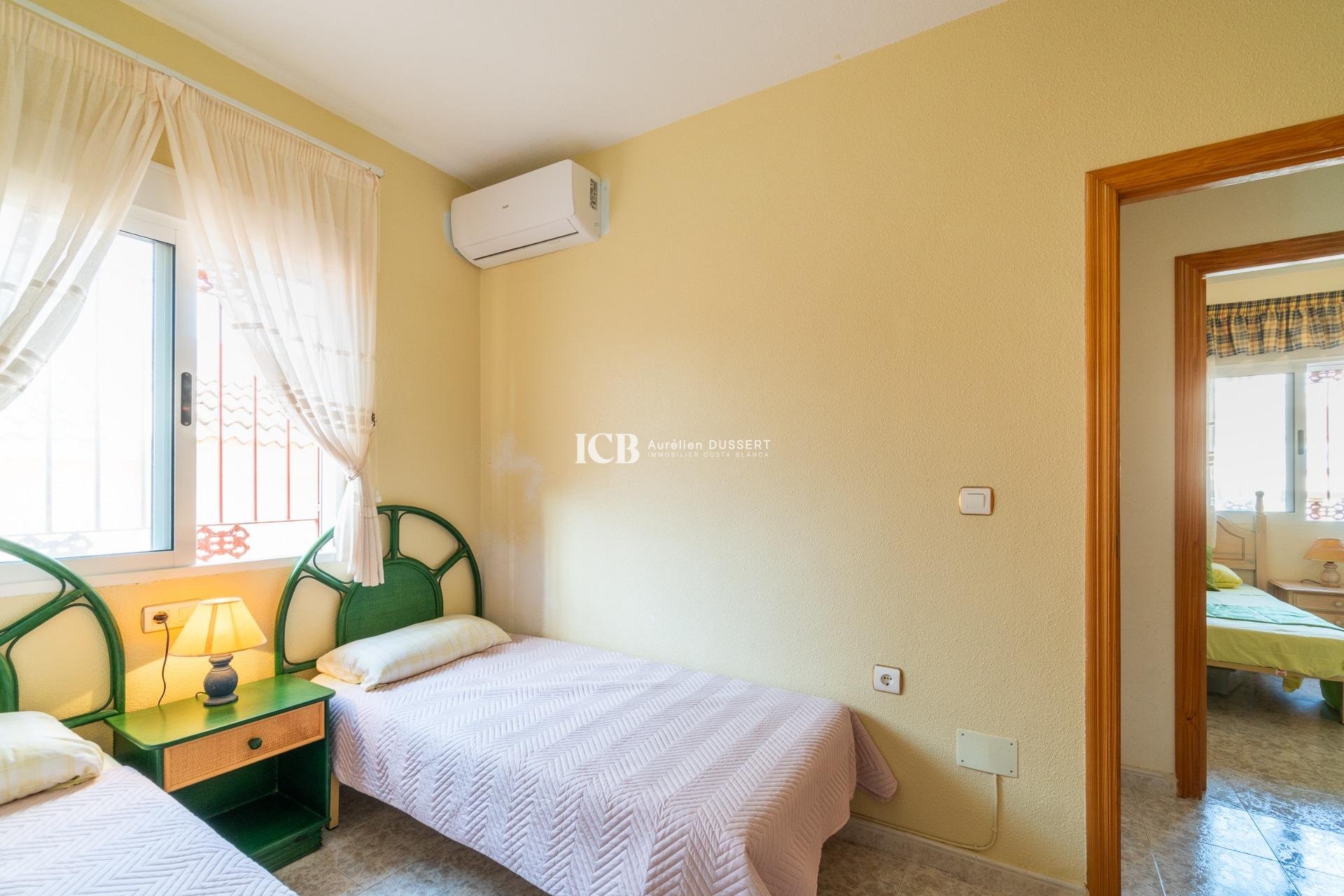 Revente - Maison mitoyenne -
Orihuela Costa - La Zenia