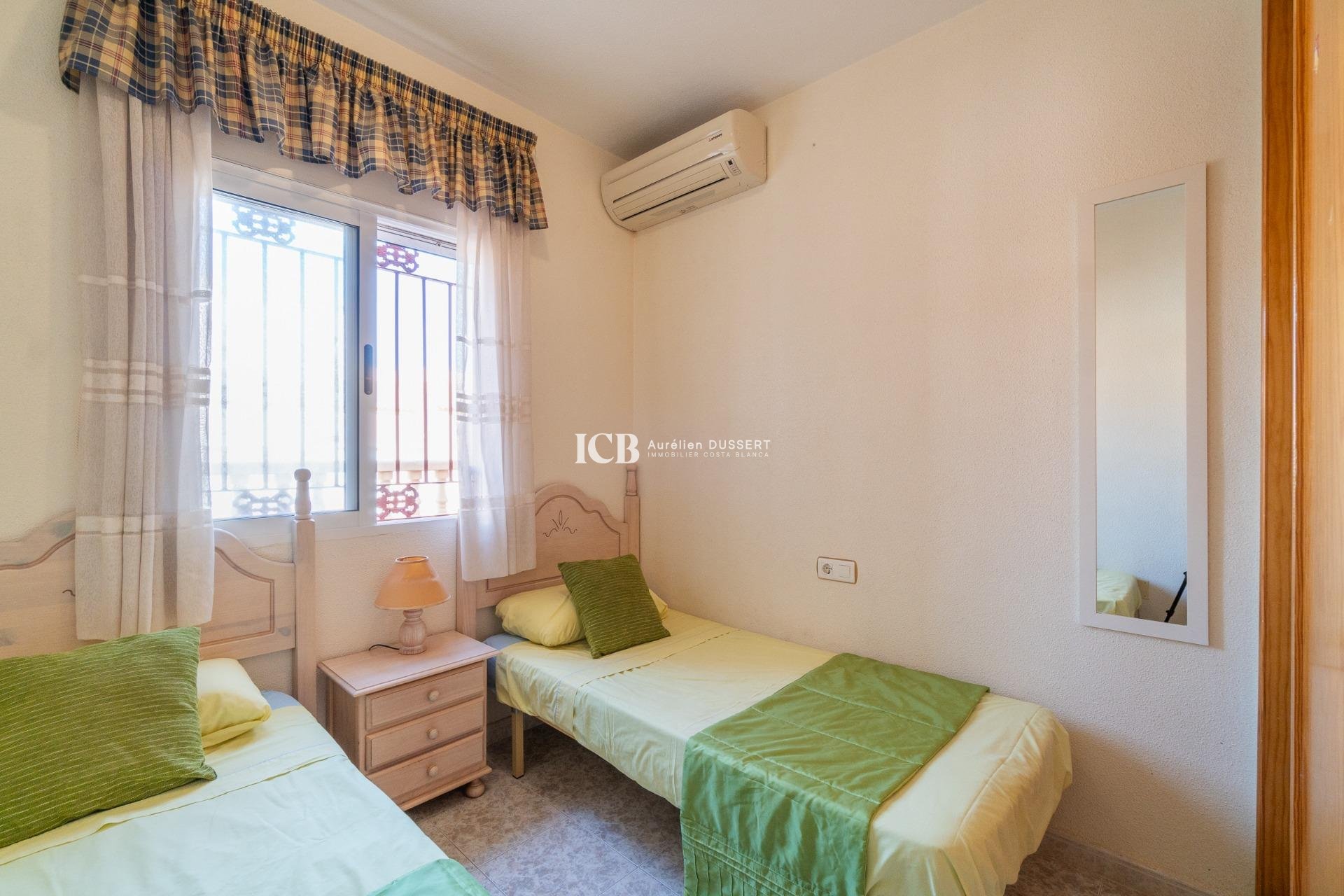 Revente - Maison mitoyenne -
Orihuela Costa - La Zenia