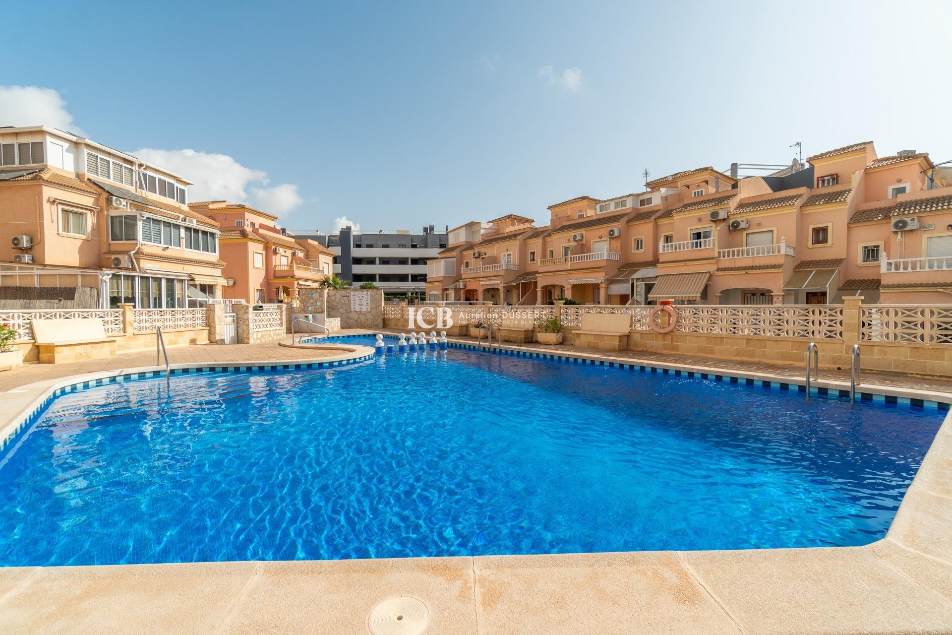 Revente - Maison mitoyenne -
Orihuela Costa - La Zenia