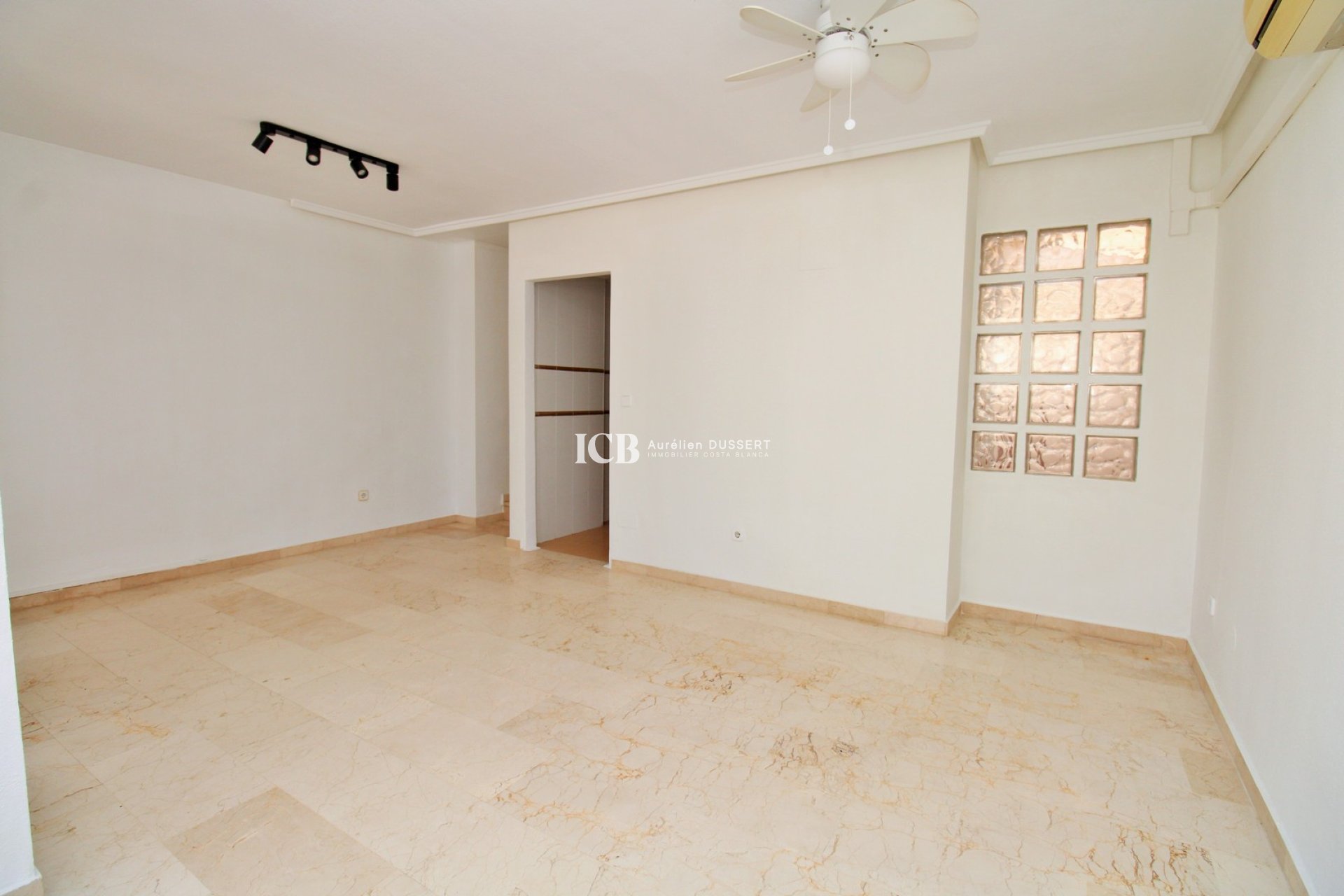 Revente - Maison mitoyenne -
Orihuela Costa - Villamartín