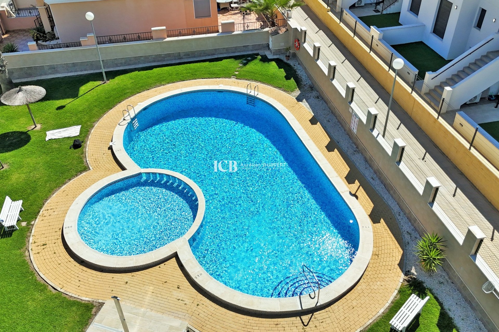 Revente - Maison mitoyenne -
Orihuela Costa - Villamartín