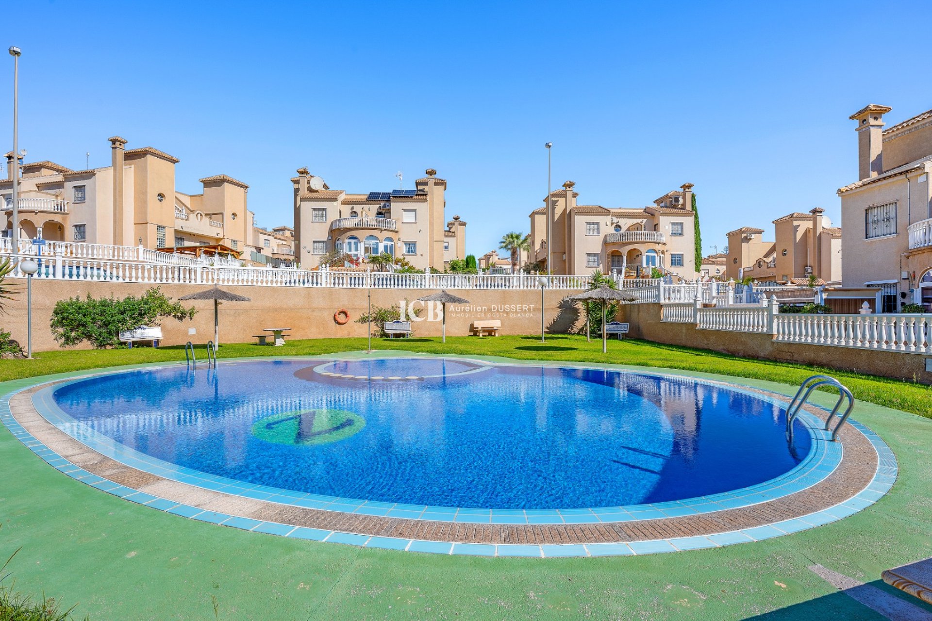 Revente - Maison mitoyenne -
Orihuela Costa - Villamartín
