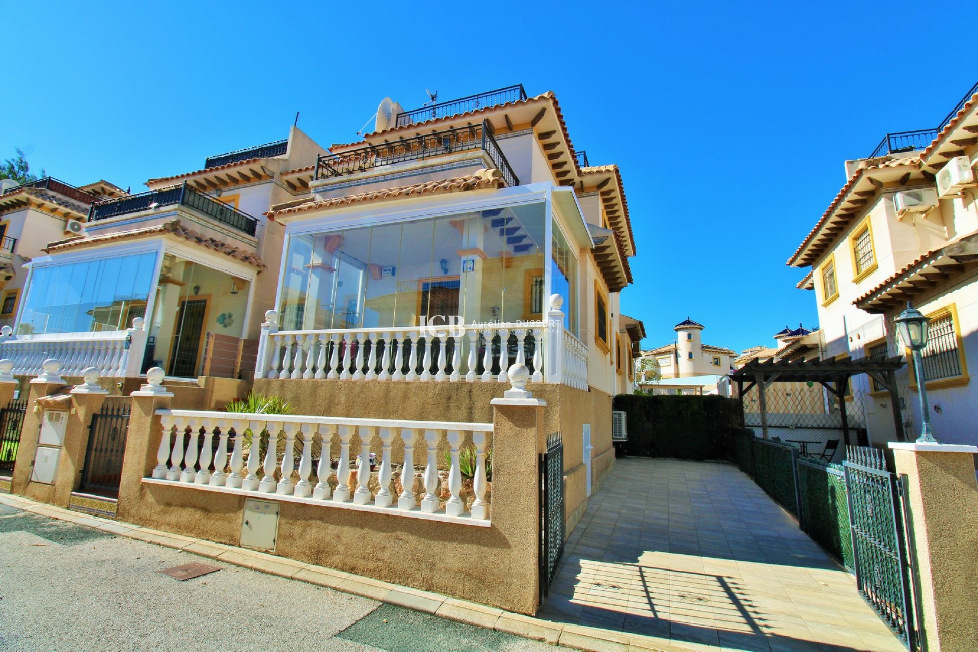 Revente - Maison mitoyenne -
Orihuela Costa - Villamartín