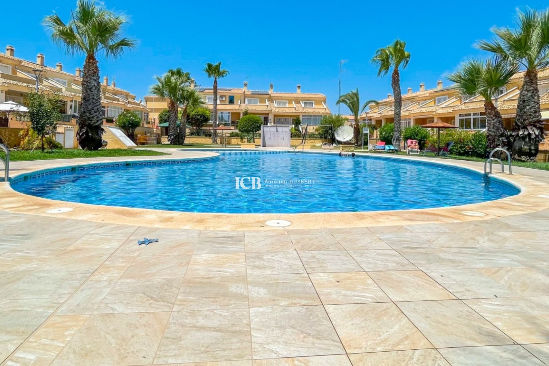 Revente - Maison mitoyenne -
Punta Prima - Torrevieja