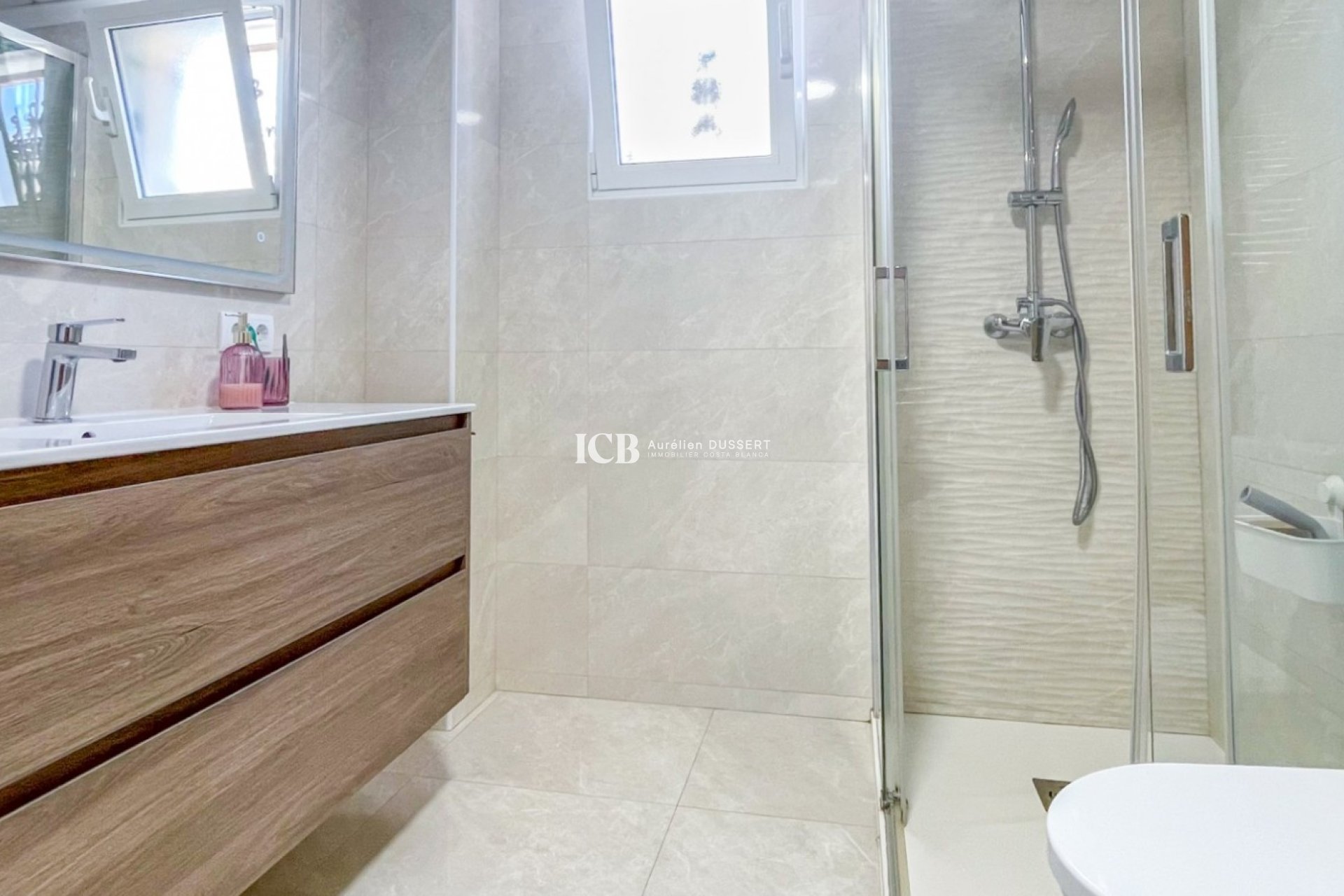 Revente - Maison mitoyenne -
Punta Prima - Torrevieja