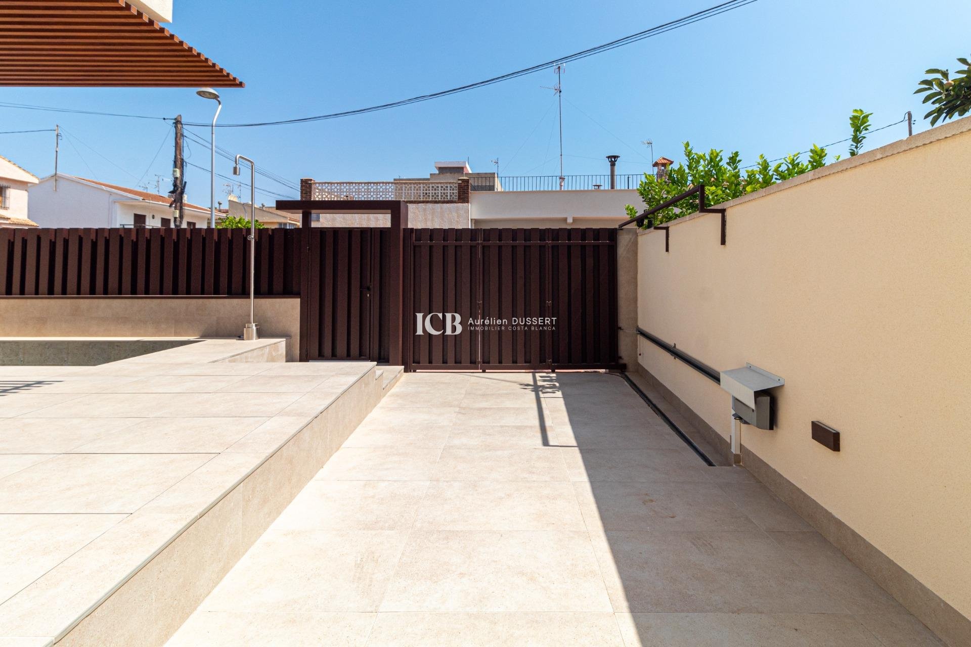 Revente - Maison mitoyenne -
Santiago de la ribera