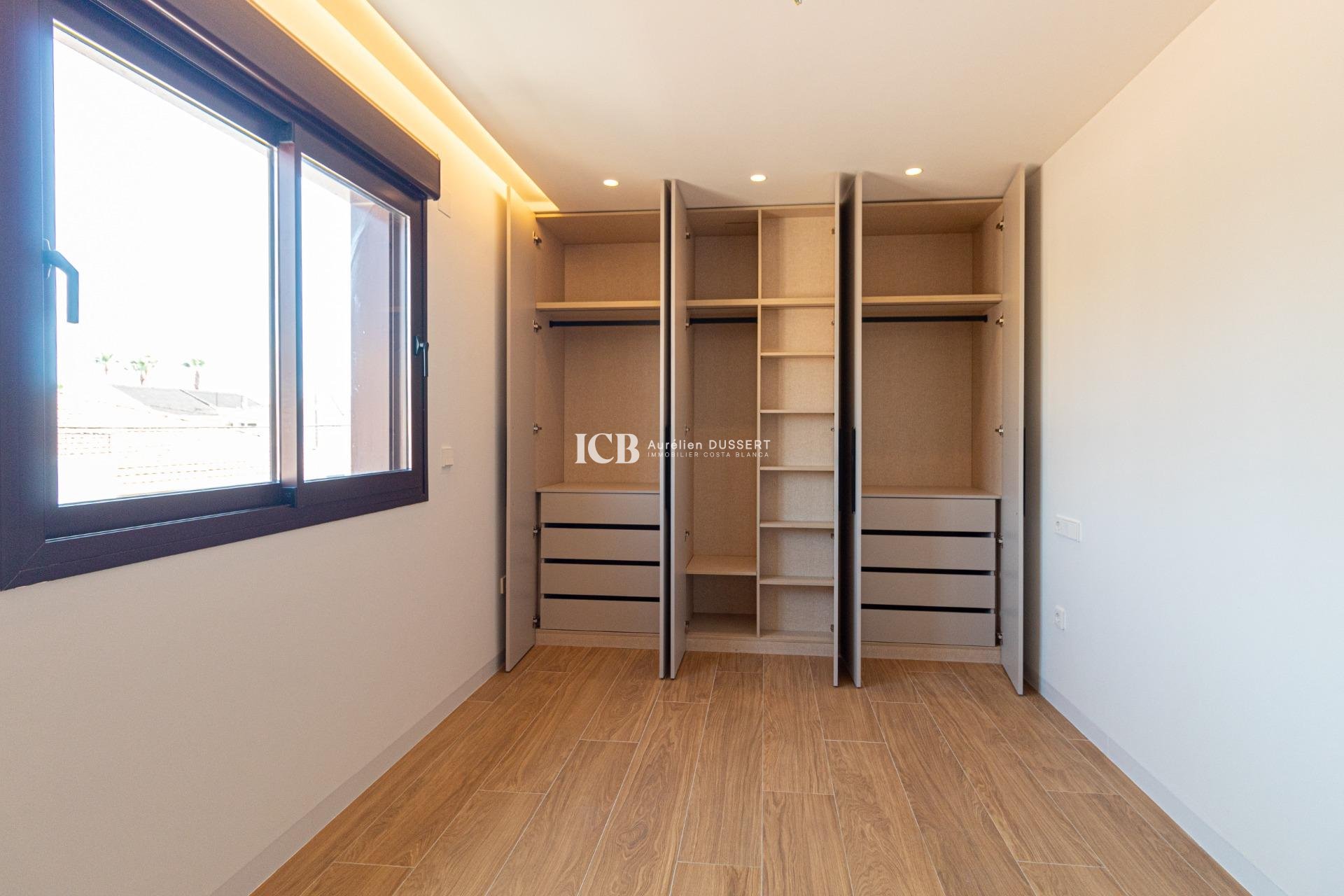 Revente - Maison mitoyenne -
Santiago de la ribera