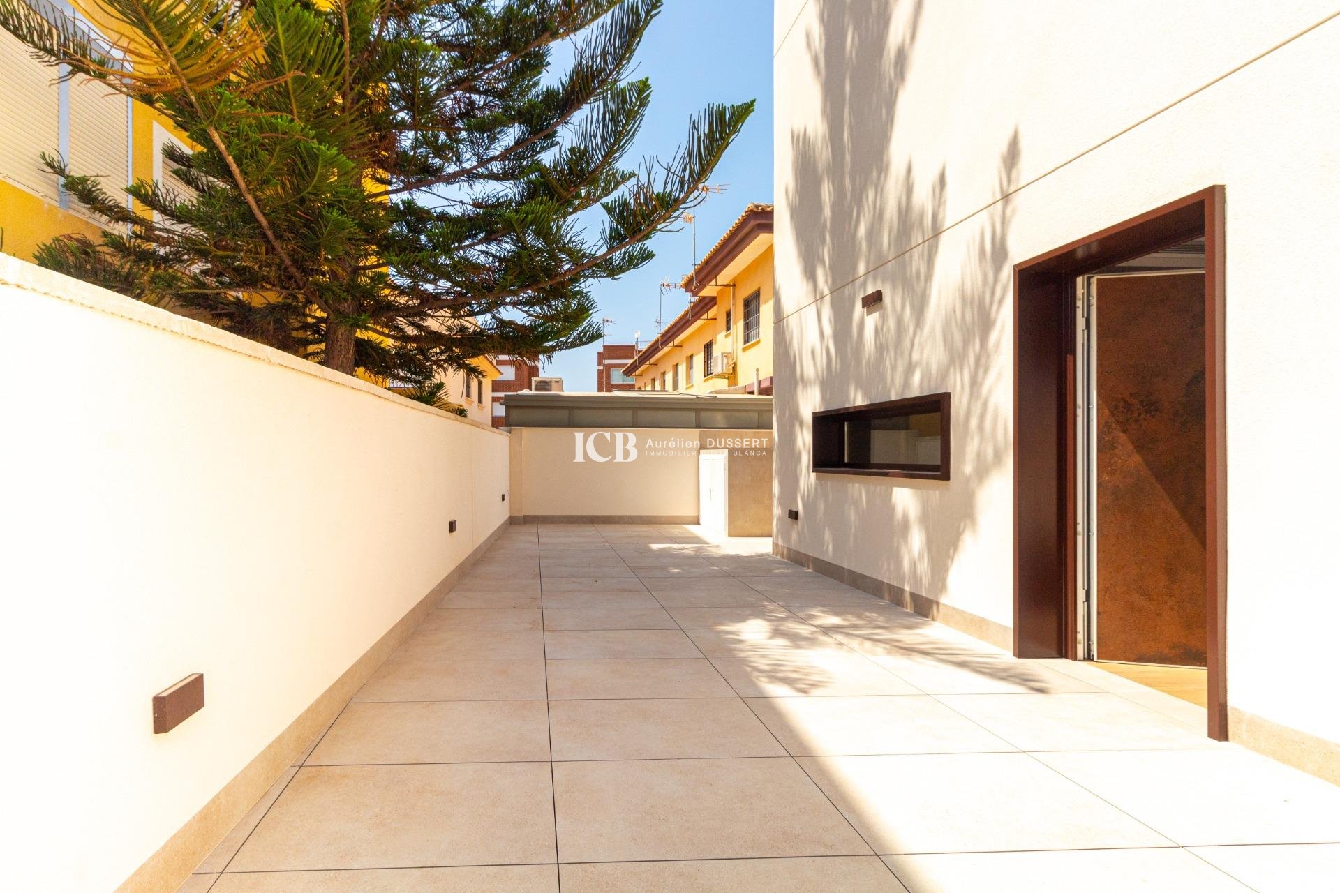 Revente - Maison mitoyenne -
Santiago de la ribera