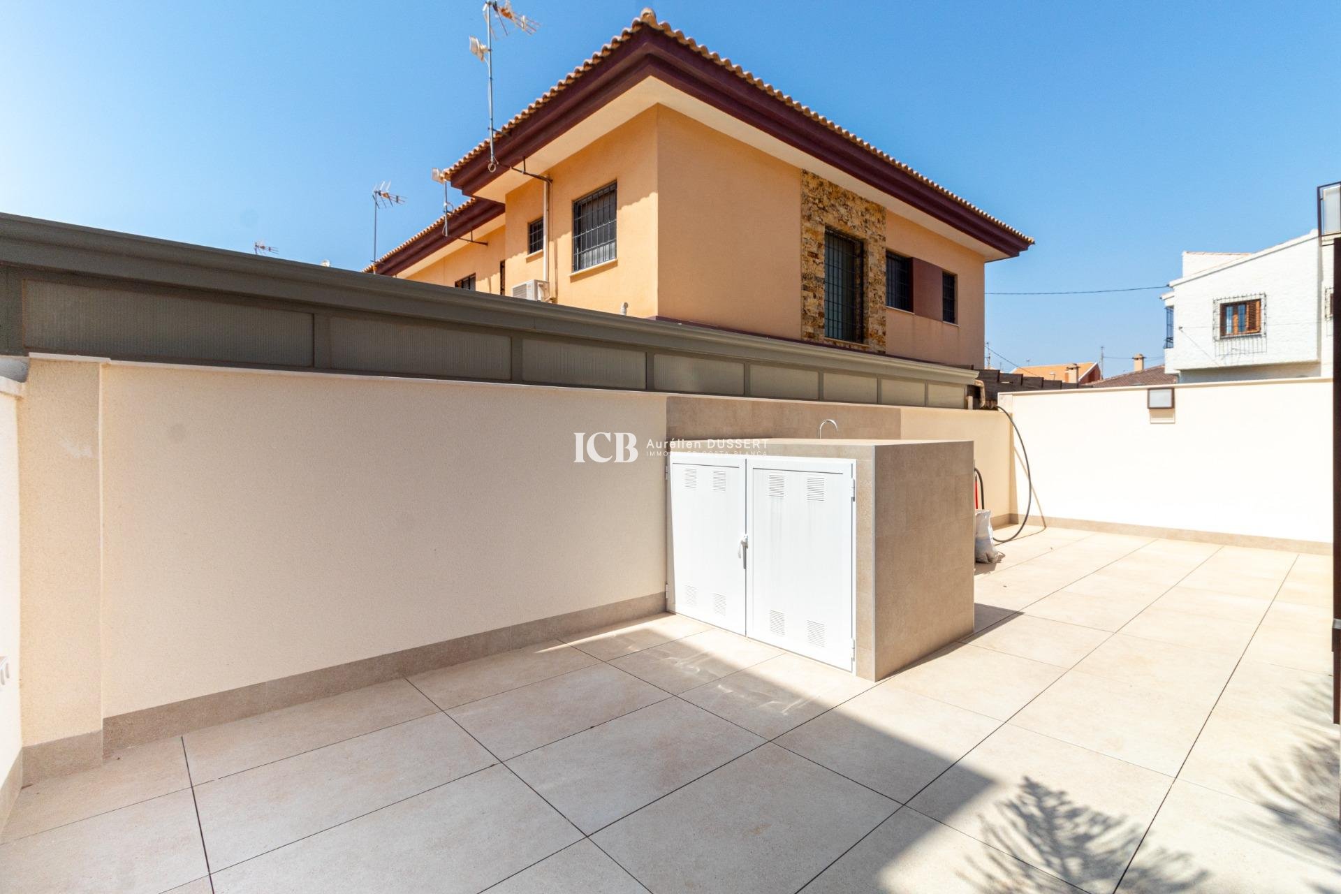 Revente - Maison mitoyenne -
Santiago de la ribera