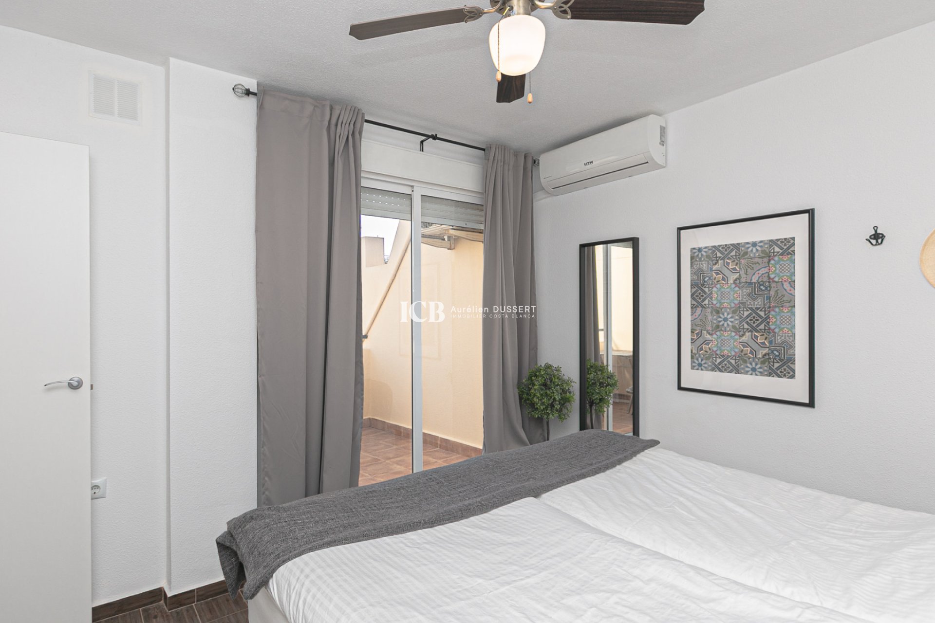 Revente - Maison mitoyenne -
Torrevieja - Torretas