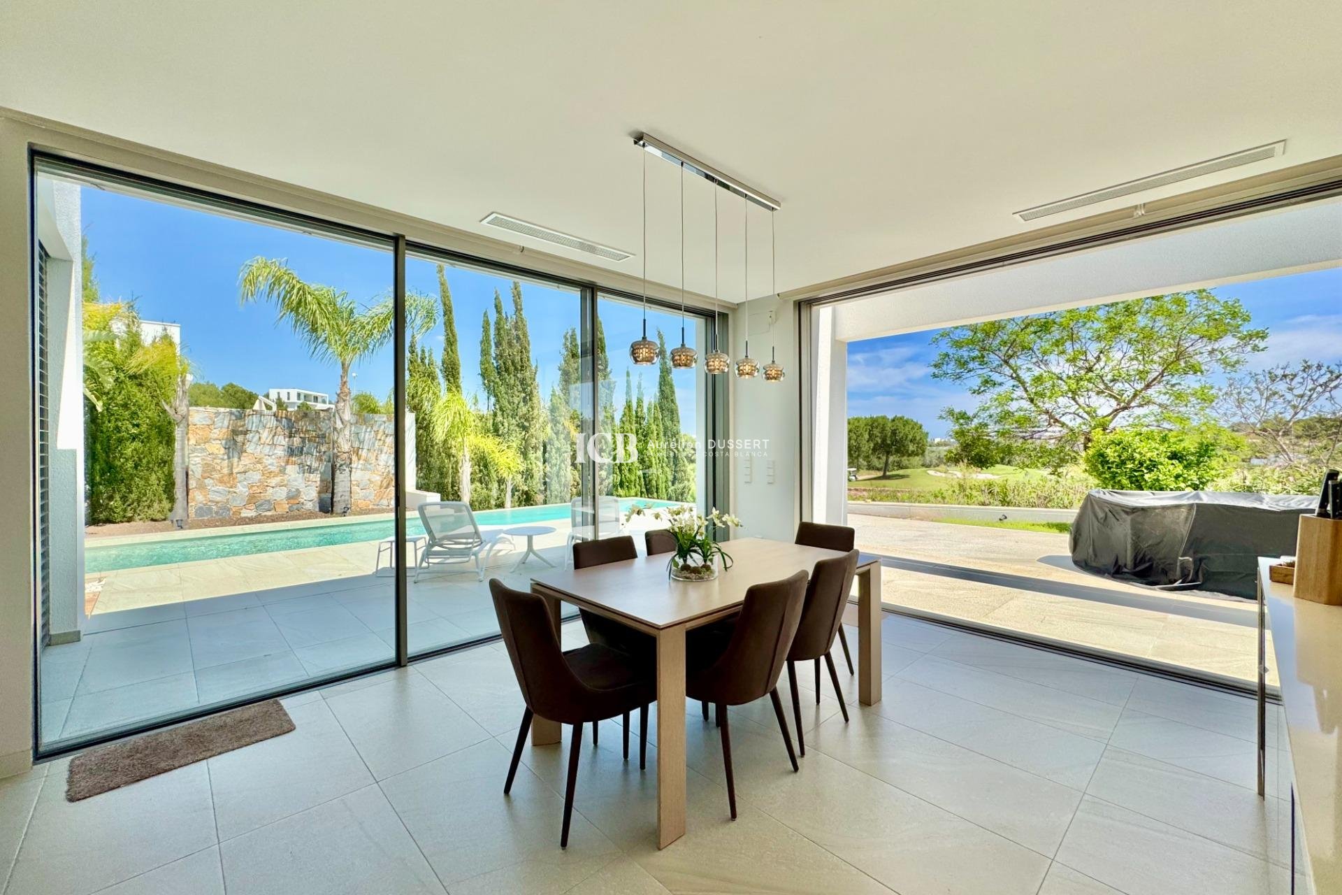 Revente - Villa -
Las Colinas Golf