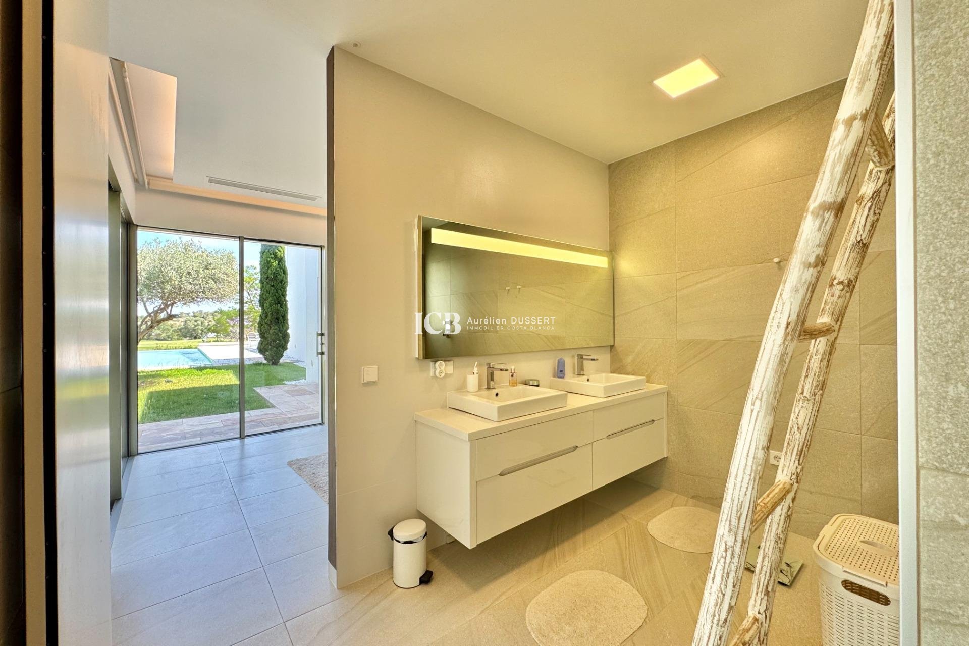 Revente - Villa -
Las Colinas Golf