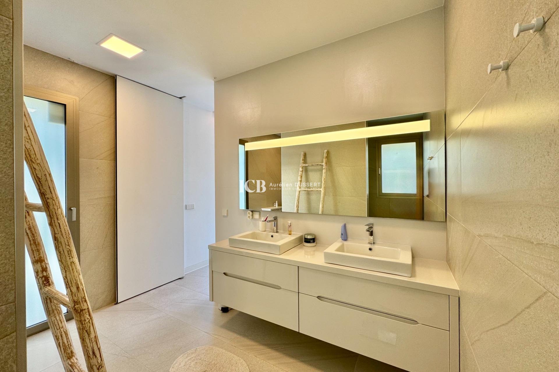 Revente - Villa -
Las Colinas Golf
