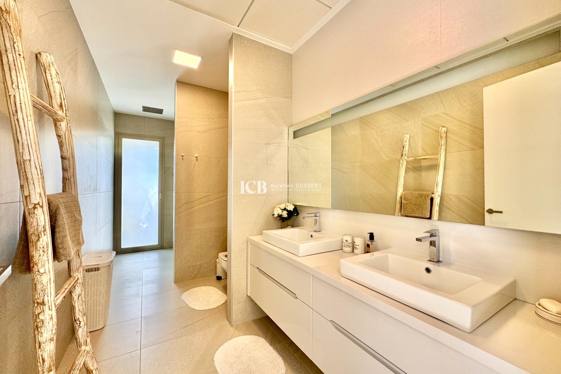 Revente - Villa -
Las Colinas Golf
