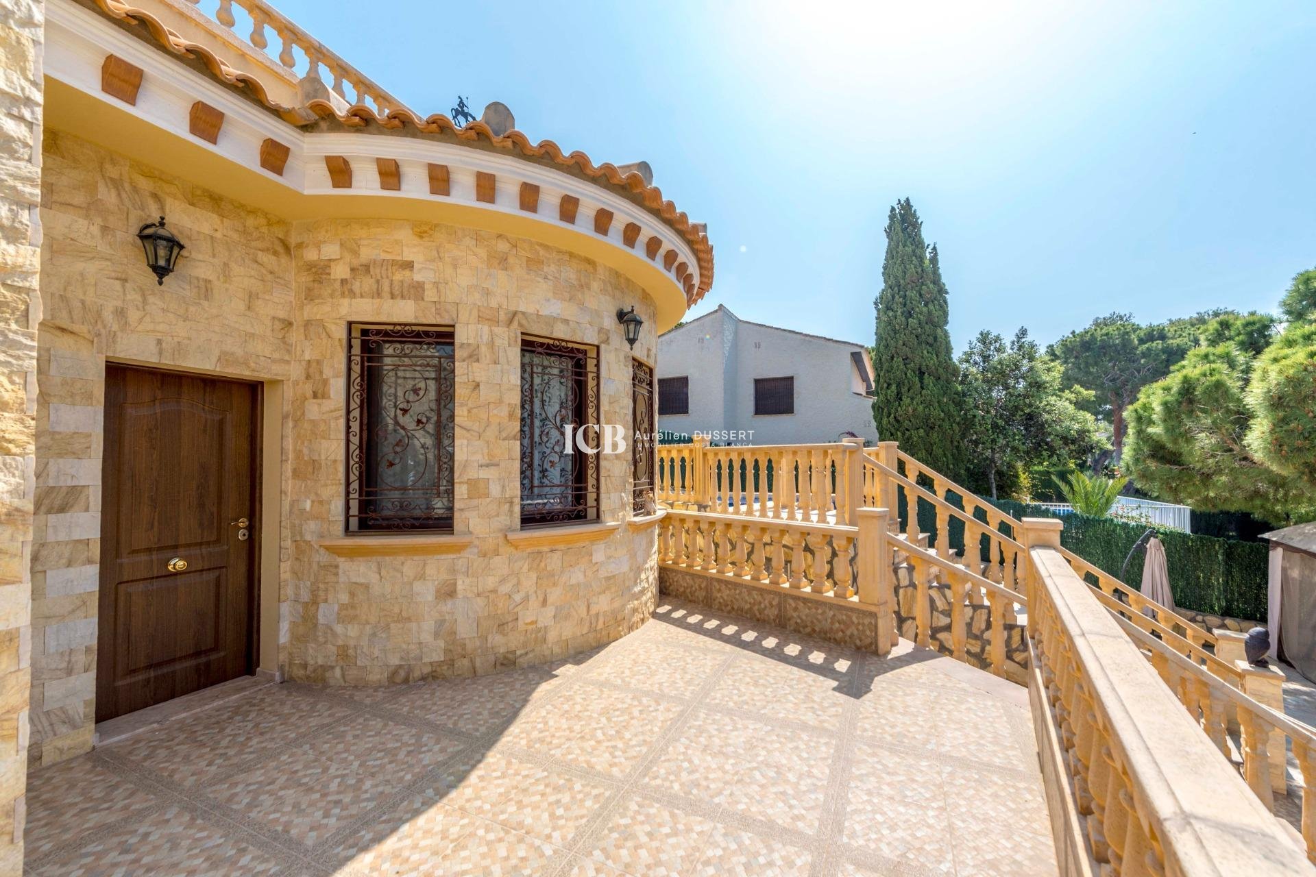 Revente - Villa -
Orihuela Costa - Campoamor