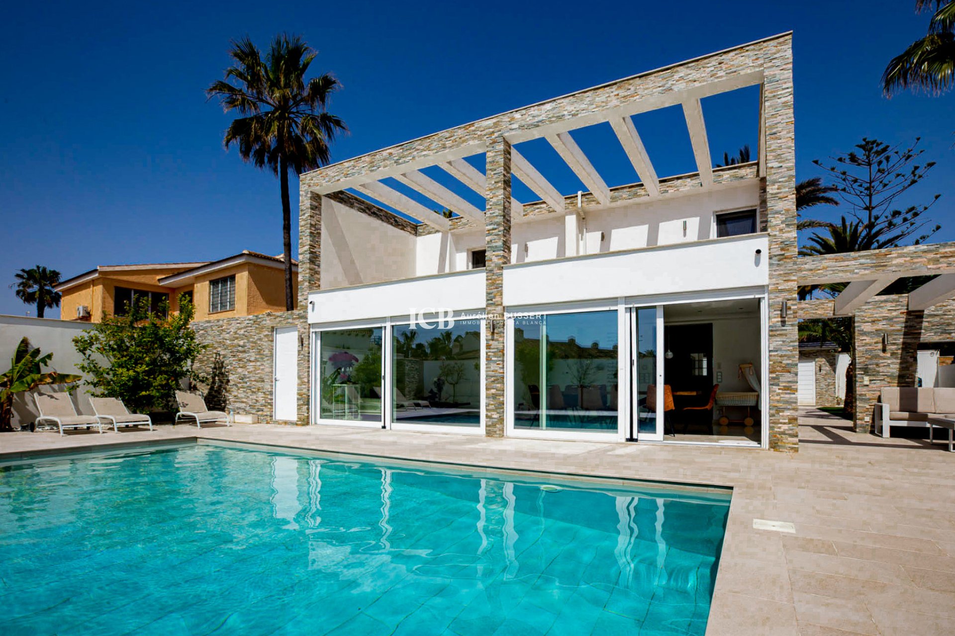 Revente - Villa -
Orihuela Costa - La Zenia