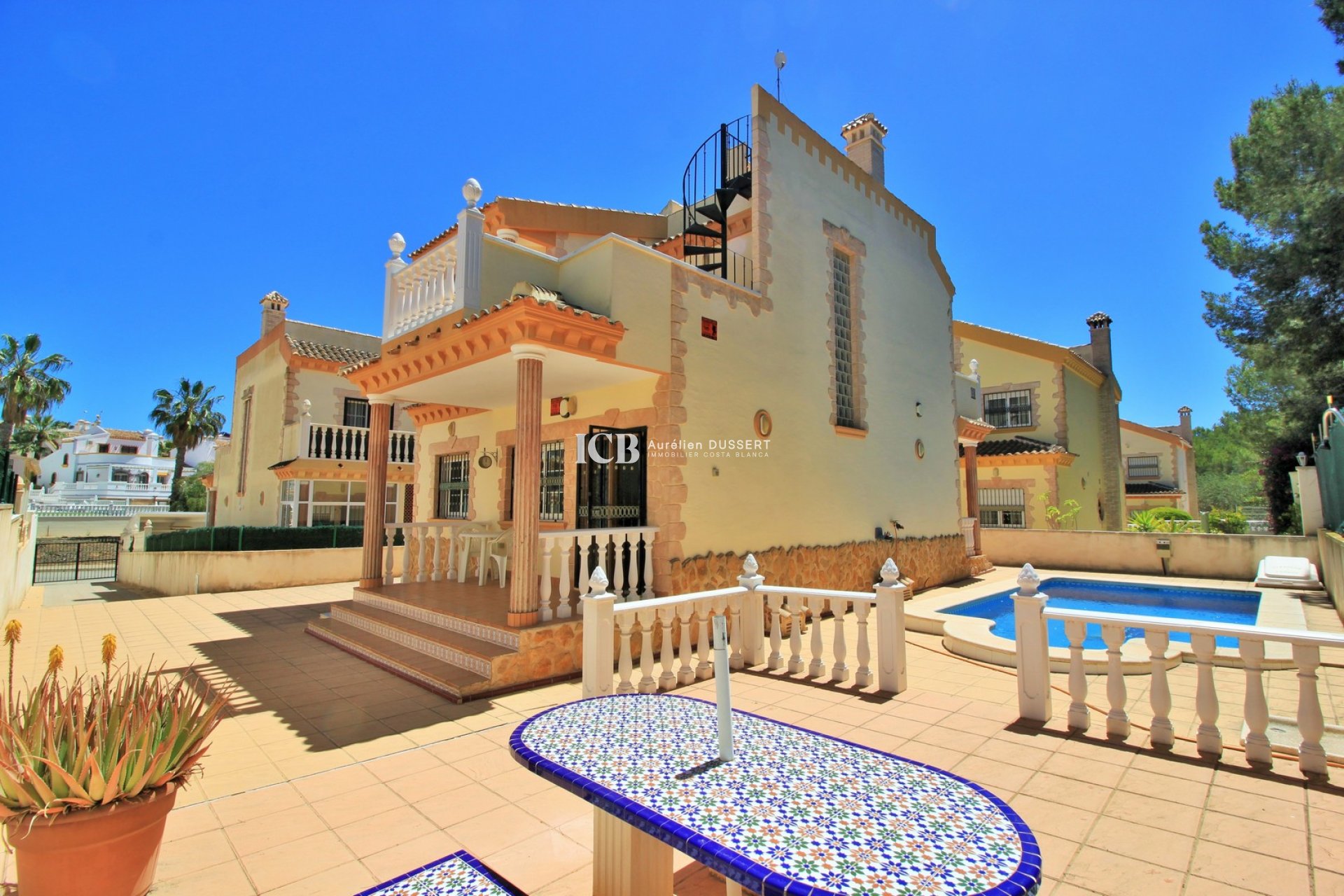 Revente - Villa -
Orihuela Costa - Los Dolses