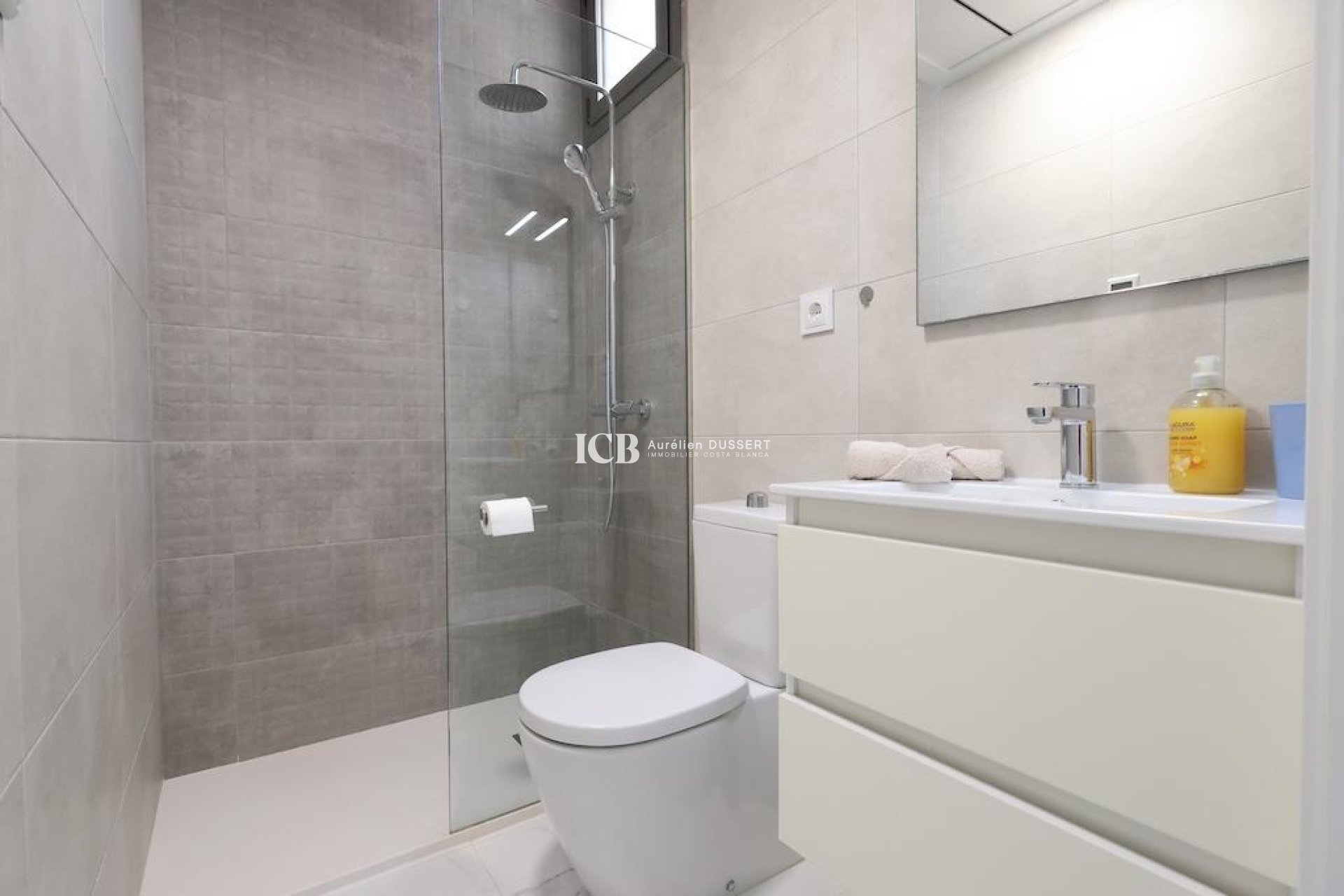 Revente - Villa -
Orihuela Costa - Villamartín