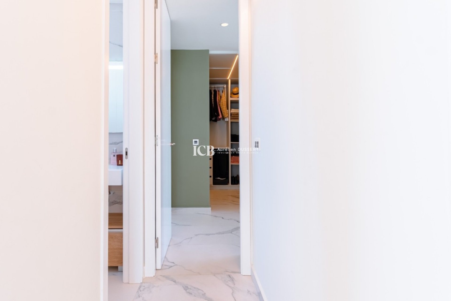 Revente - Villa -
San Miguel de Salinas - Urbanizaciones