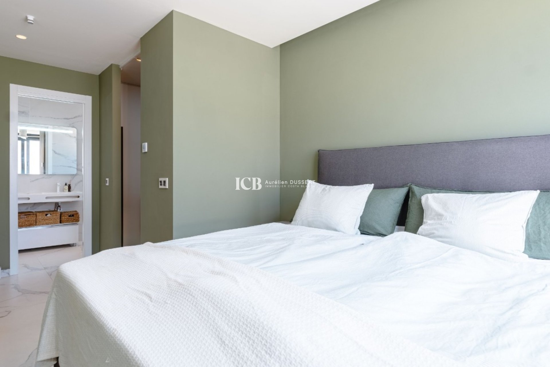 Revente - Villa -
San Miguel de Salinas - Urbanizaciones