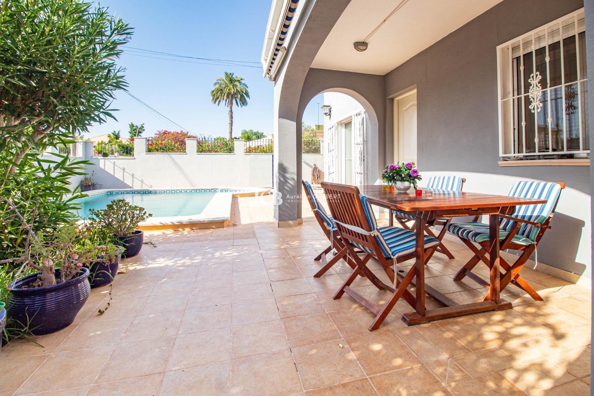 Revente - Villa -
Torrevieja - Los balcones