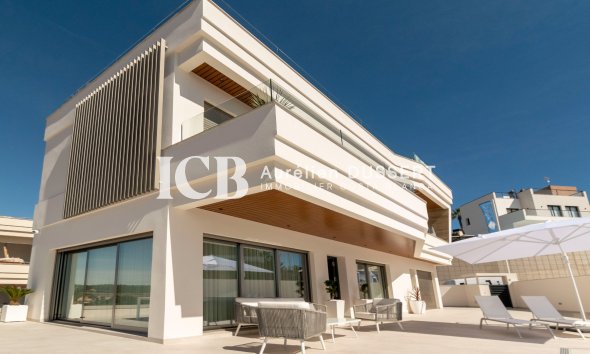 Villa - Nouvelle construction -
            Orihuela Costa - ICB050