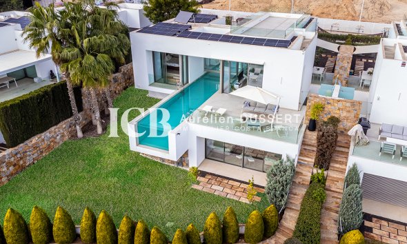 Villa - Reventa -
            Las Colinas Golf - ICBC-70070